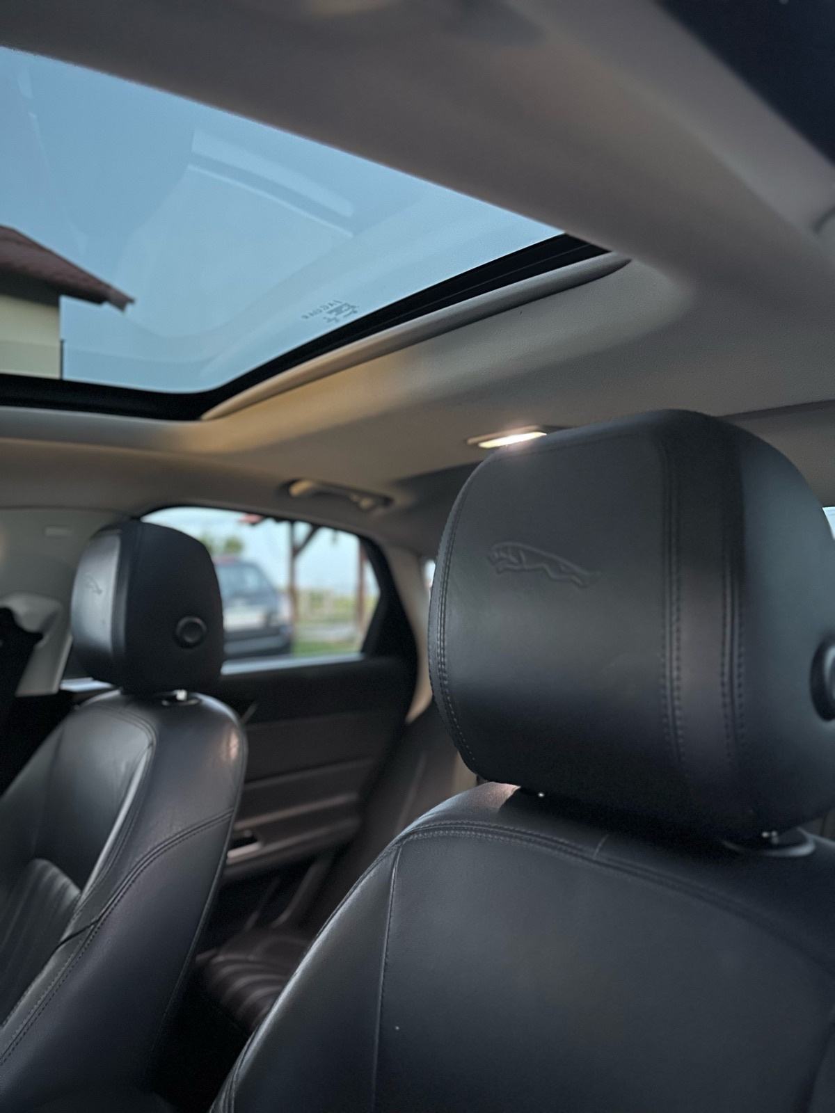 Jaguar XF novi motor, automatik, panorama, CarPlay, 20”.., fotografija 13