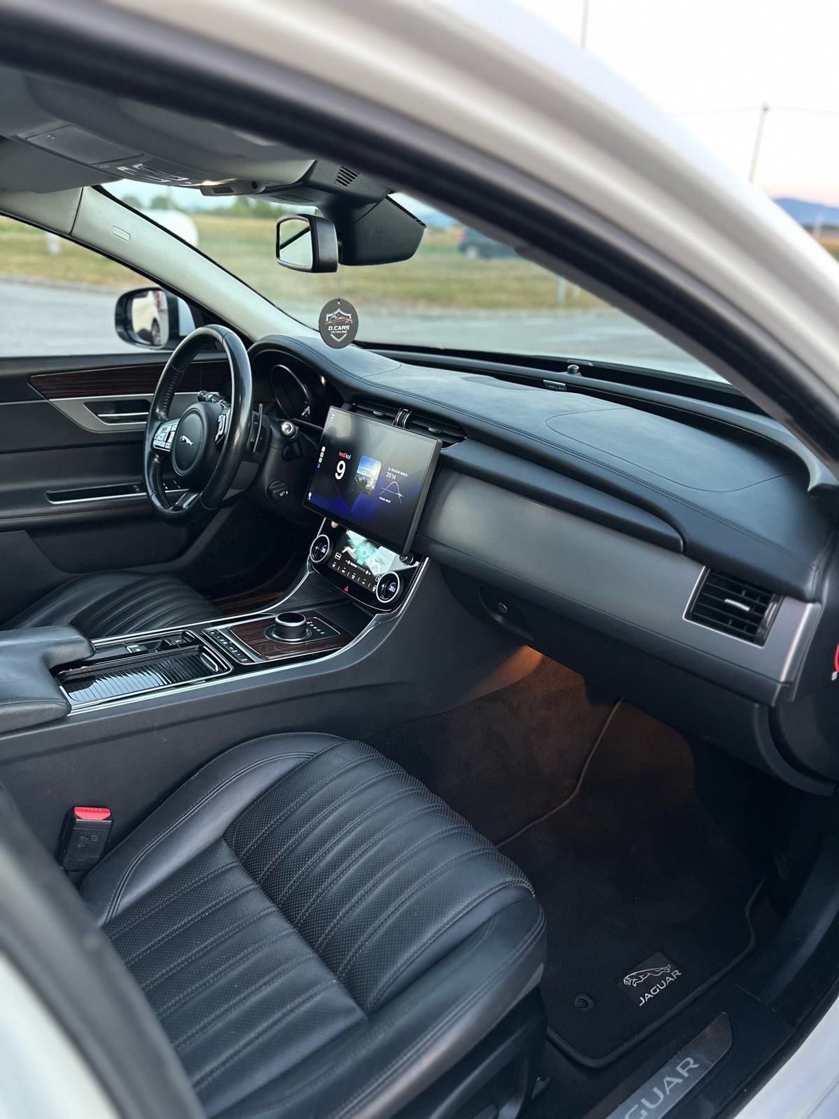 Jaguar XF novi motor, automatik, panorama, CarPlay, 20”.., fotografija 8