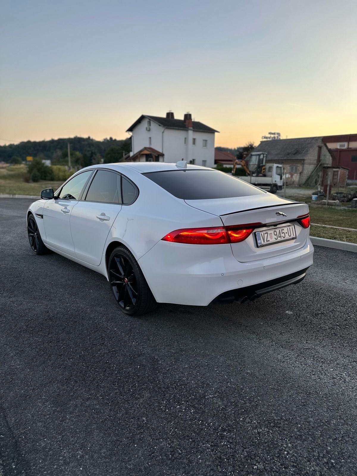 Jaguar XF novi motor, automatik, panorama, CarPlay, 20”.., fotografija 3