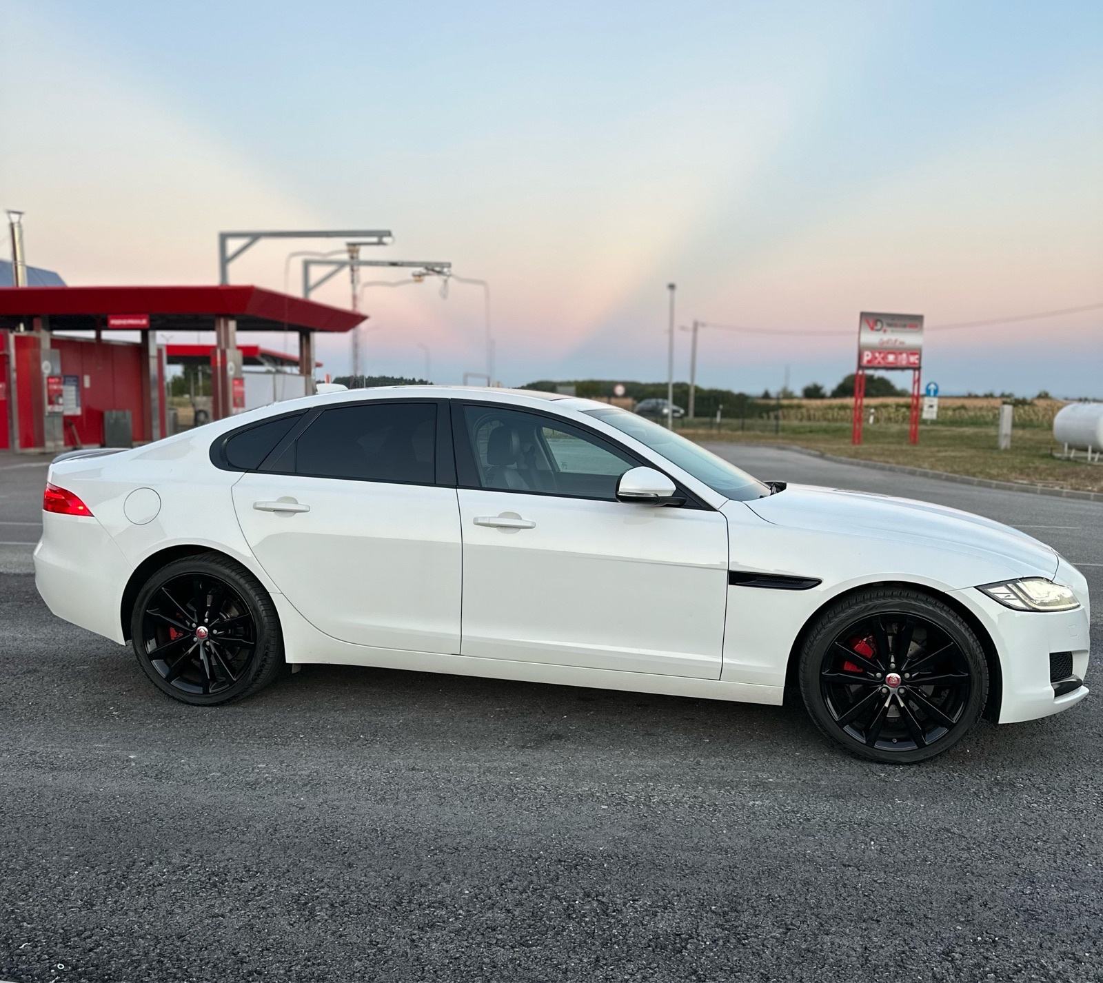 Jaguar XF novi motor, automatik, panorama, CarPlay, 20”.., fotografija 5