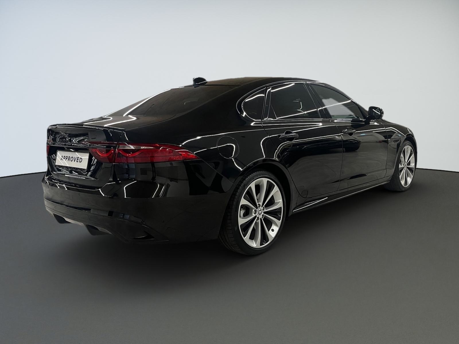 Jaguar XF R-DYNM SE 2.0 204HP A8 MHEV, fotografija 4