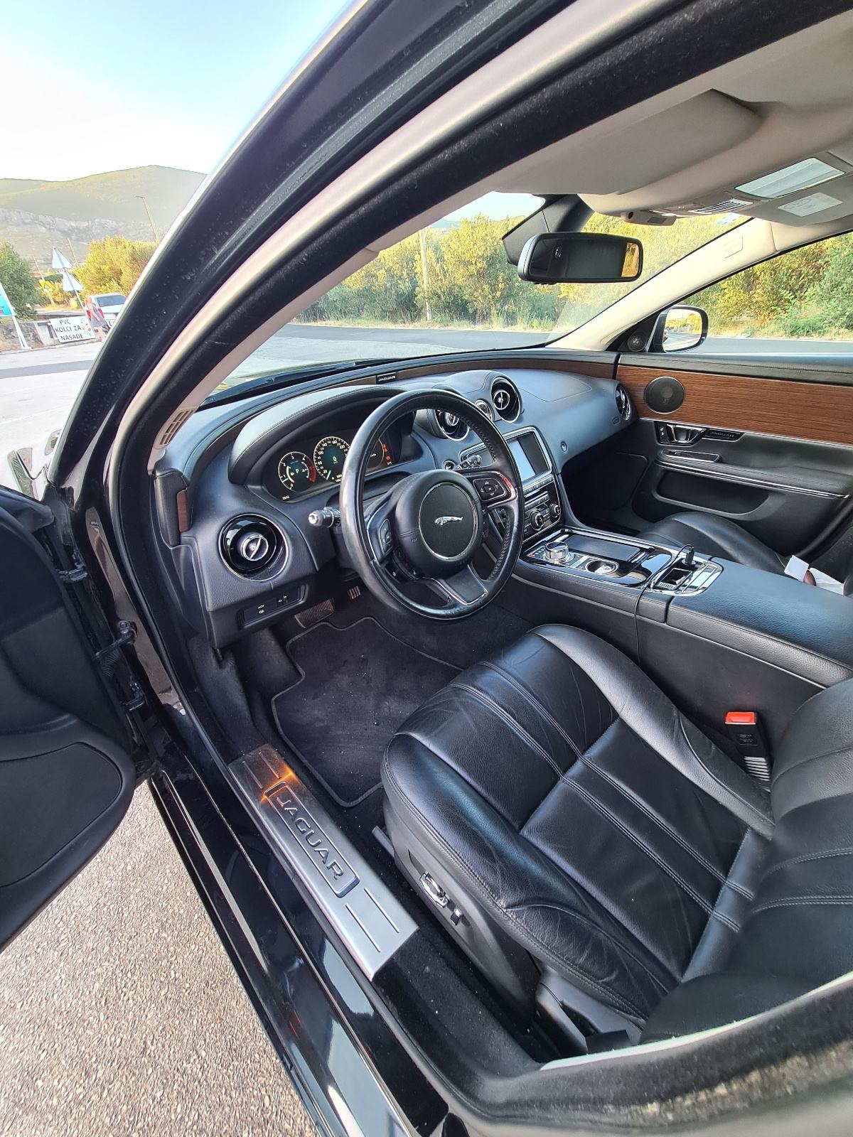 Jaguar XJ 3,0 V6 automatik* servisna knjiga* 2 seta felgi* panorama, fotografija 15