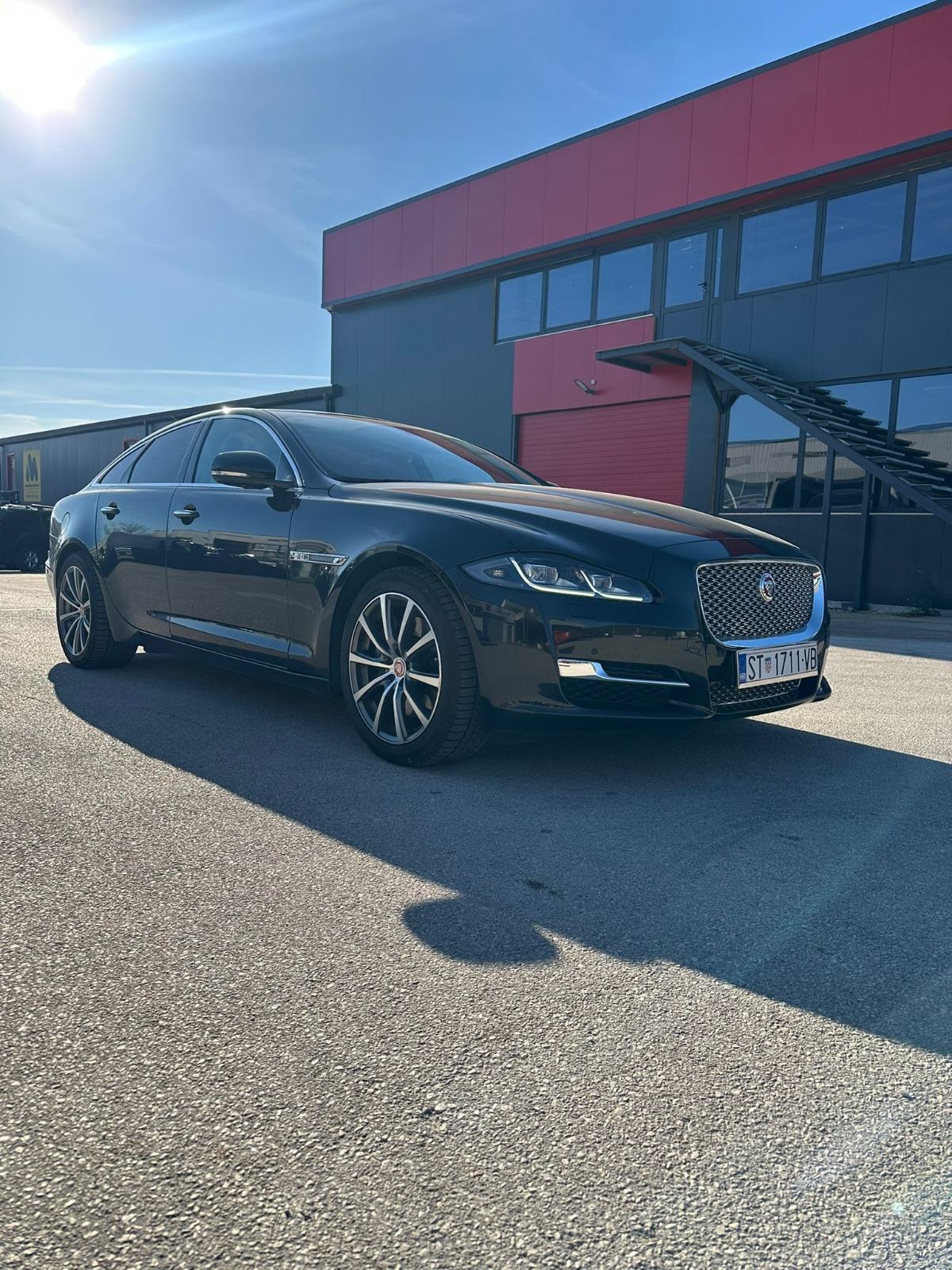 Jaguar XJ 3,0 V6 automatik* servisna knjiga* 2 seta felgi* panorama, fotografija 5