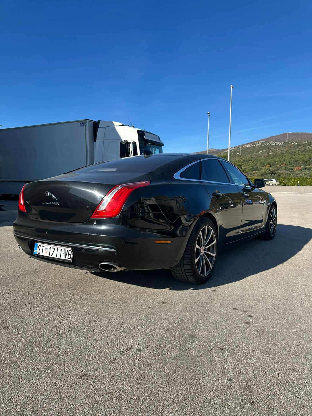 Jaguar XJ 3,0 V6 automatik* servisna knjiga* 2 seta felgi* panorama, fotografija 4
