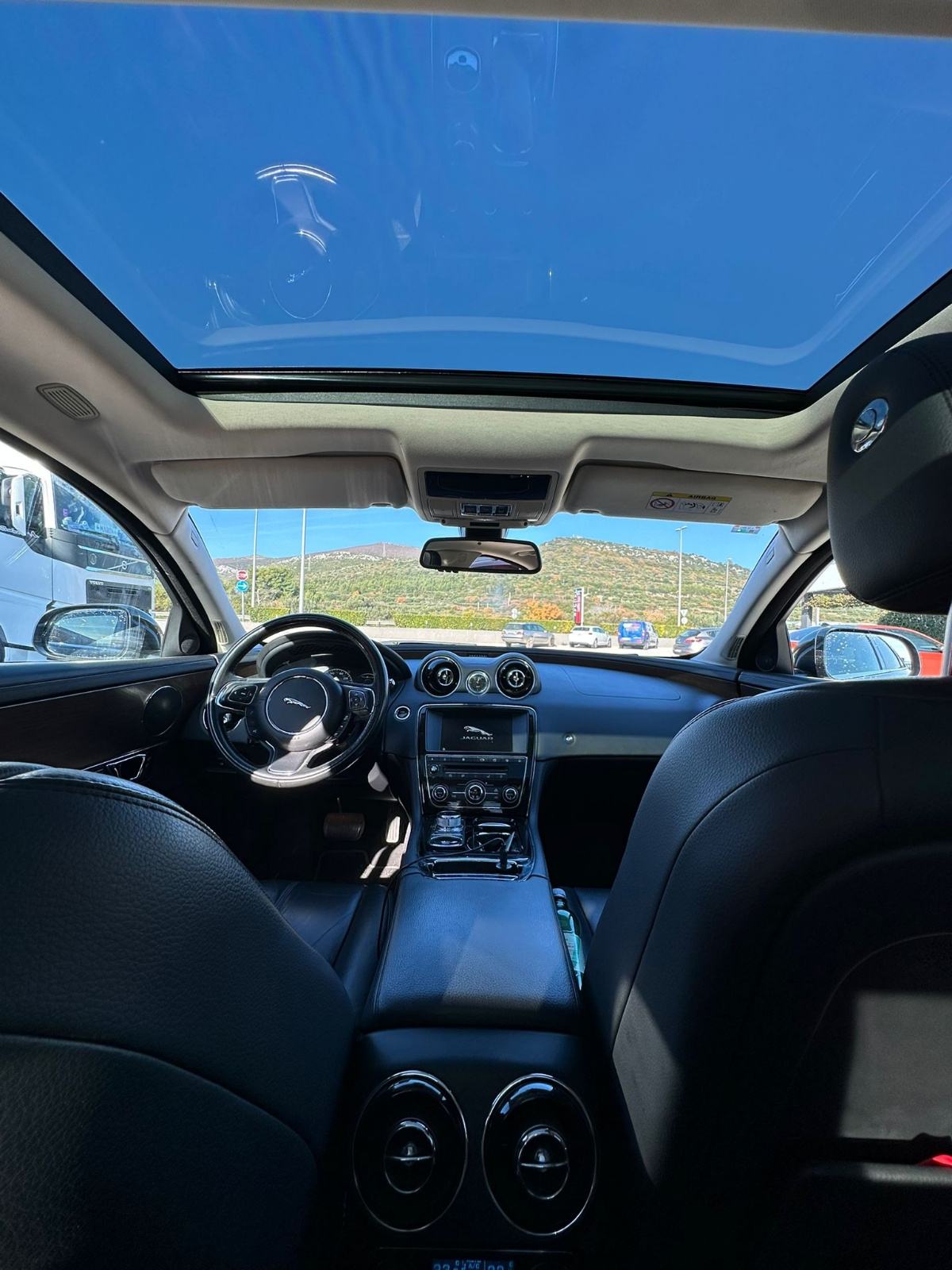 Jaguar XJ 3,0 V6 automatik* servisna knjiga* 2 seta felgi* panorama, fotografija 17