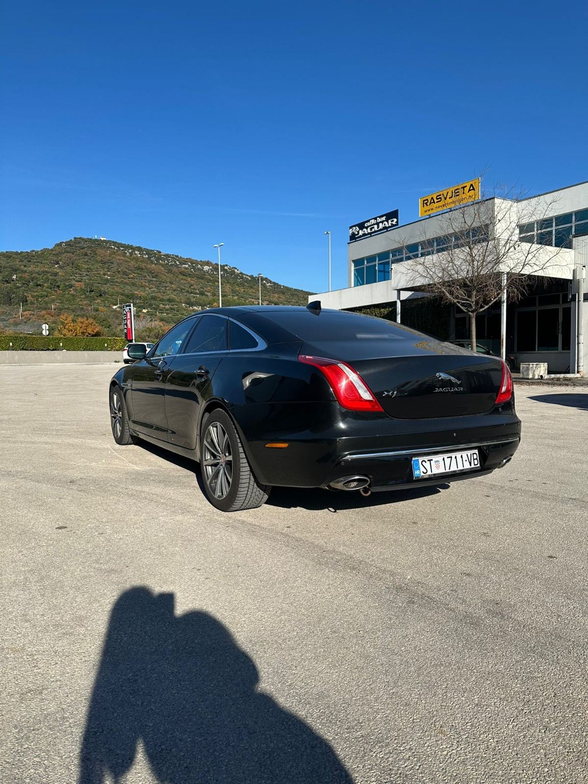 Jaguar XJ 3,0 V6 automatik* servisna knjiga* 2 seta felgi* panorama, fotografija 7