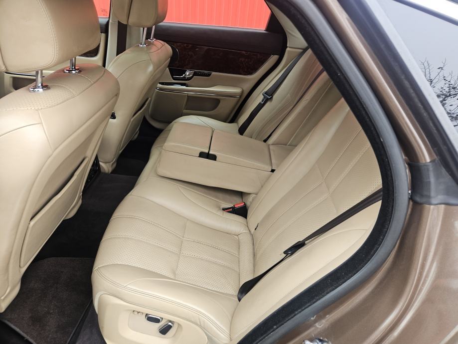 Jaguar XJ 3,0 V6 LWB, fotografija 2