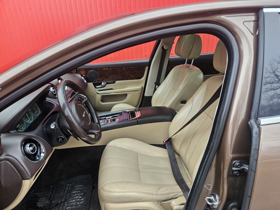 Jaguar XJ 3,0 V6 LWB, fotografija 4