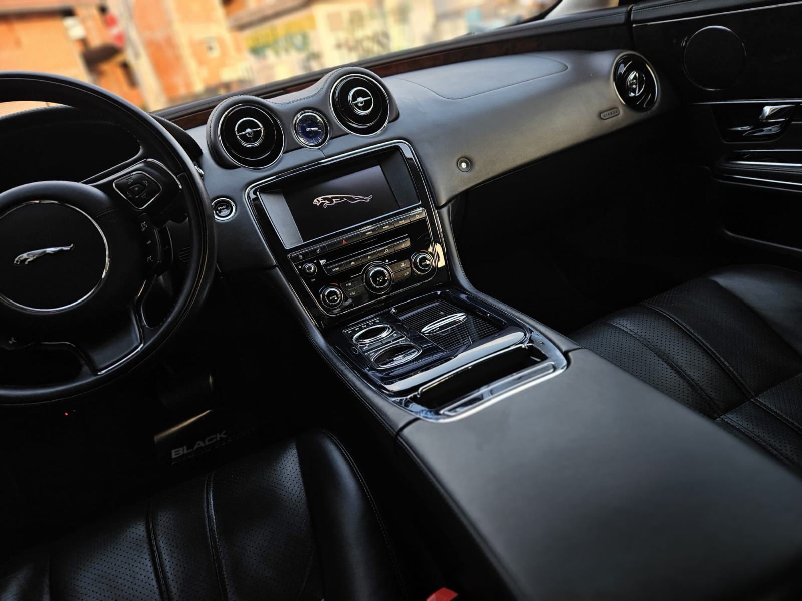 Jaguar XJ 3,0 V6 SWB, fotografija 8