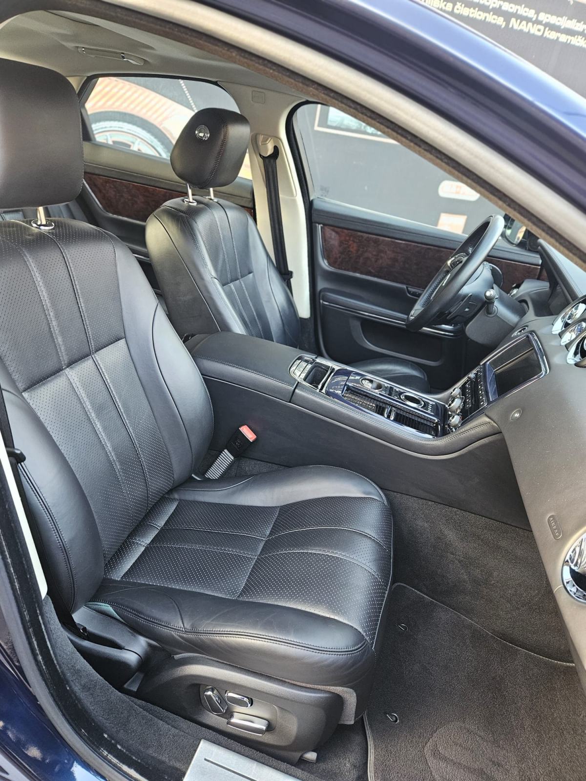 Jaguar XJ 3,0 V6 SWB, fotografija 12