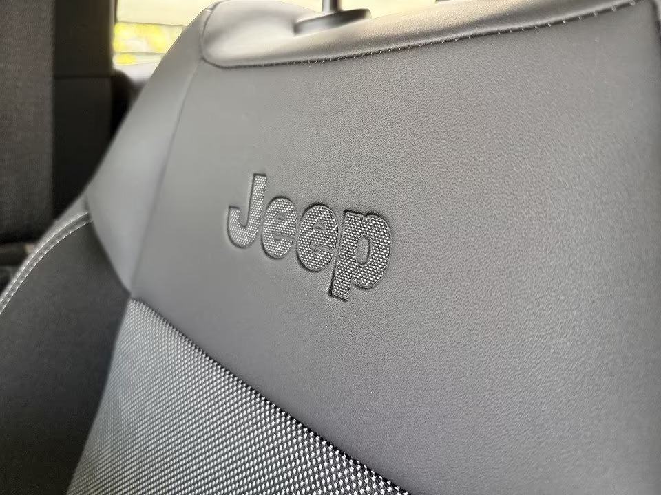 Jeep Avenger 1.2 e-Hybrid e-DCS6 Altitude Infotaiment JBL! ACC NAVI, fotografija 10
