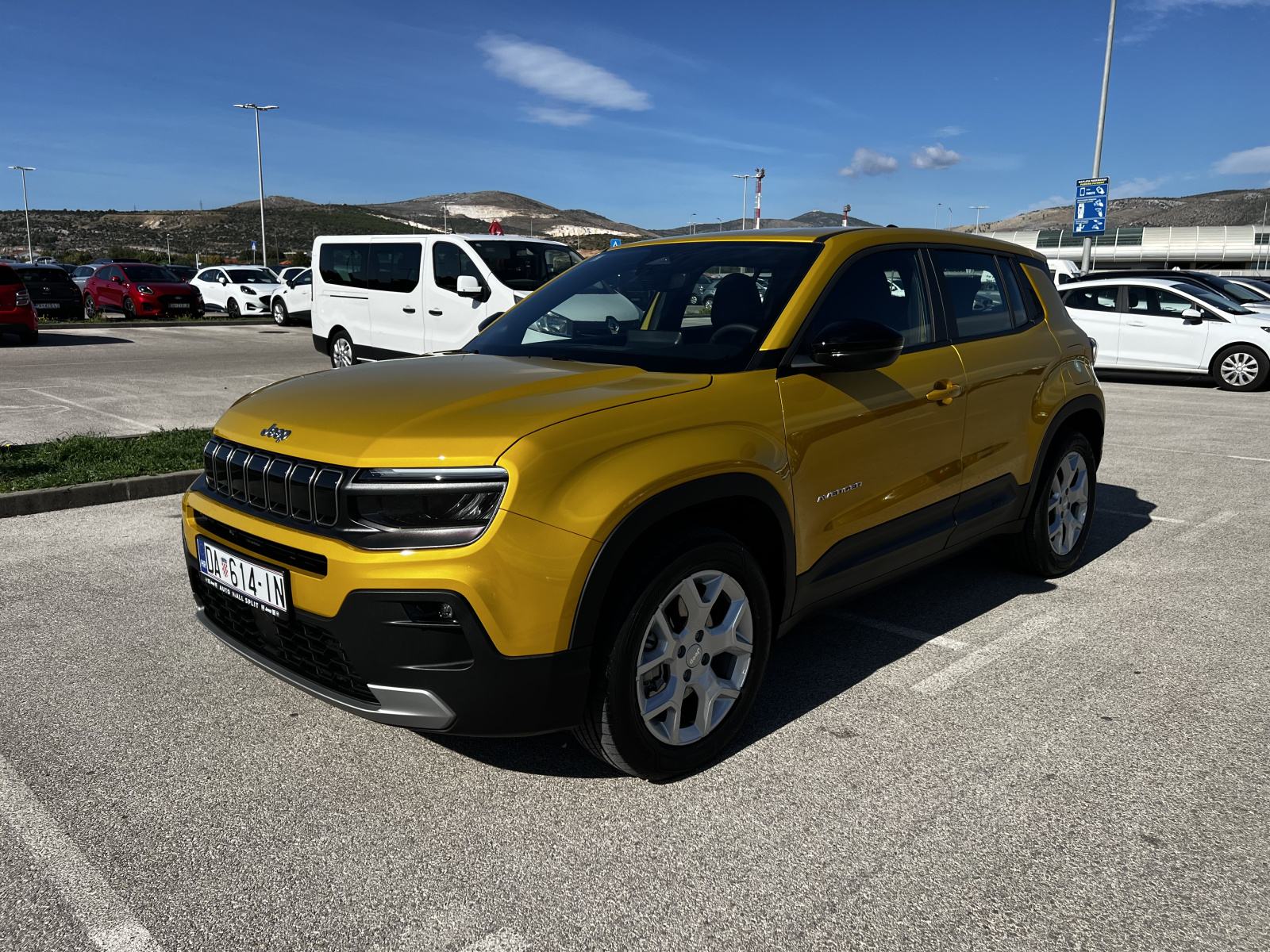 Jeep Avenger 1.2 Hybrid Altitude automatik ***DOSTUPNO ODMAH***