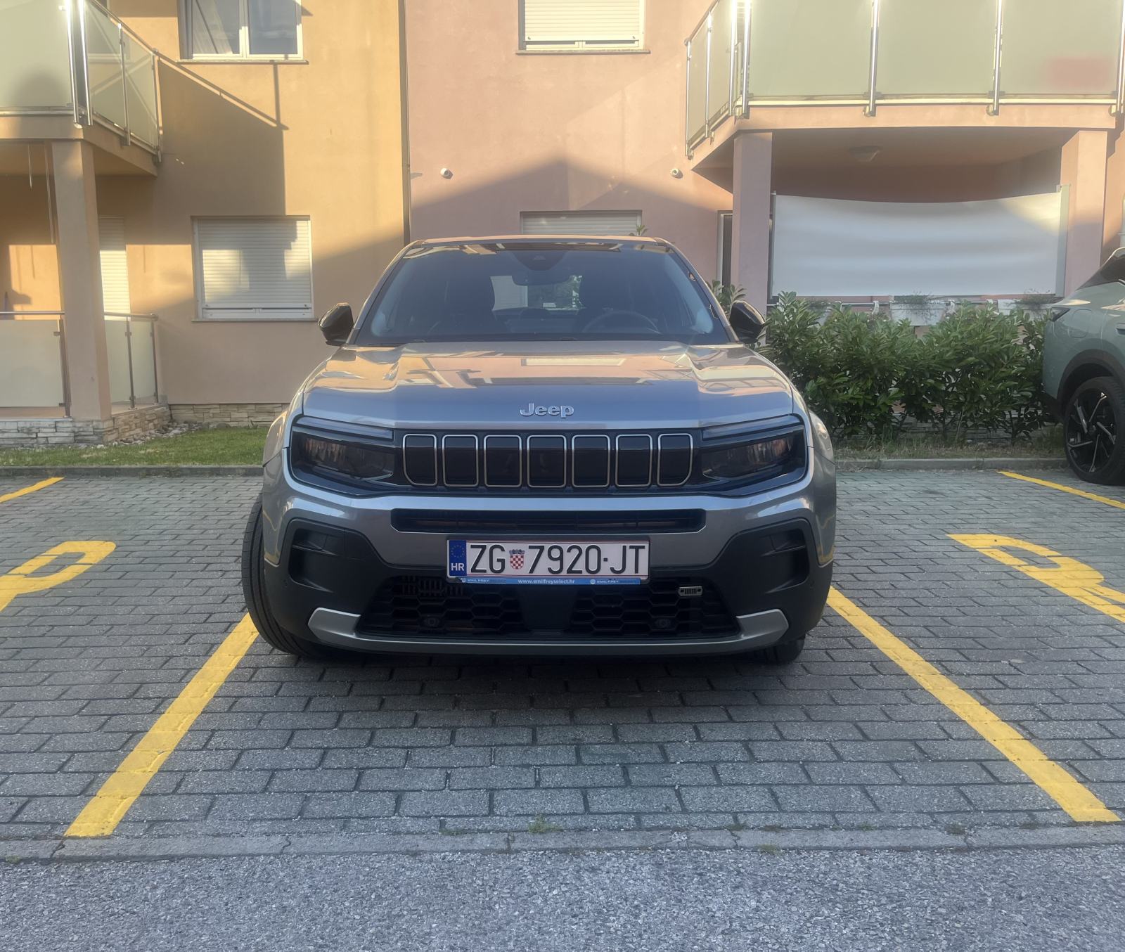 Jeep Avenger 1.2 ALTITUDE, fotografija 6