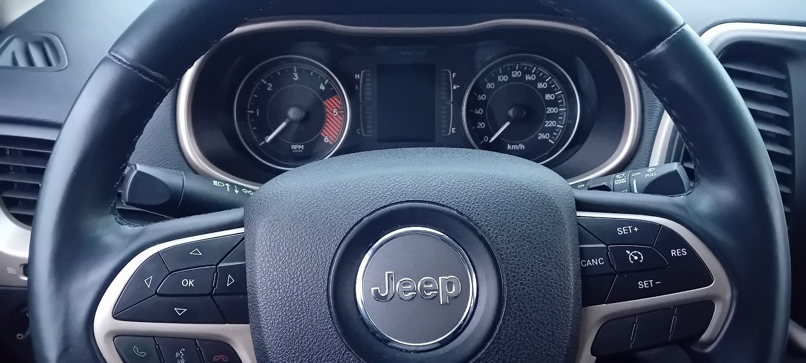 JEEP CHEROKEE 2.0 CRDI 2015g.SAMO*85000KM*IZUZETNO SAČUVAN I U ODL.ST, fotografija 9