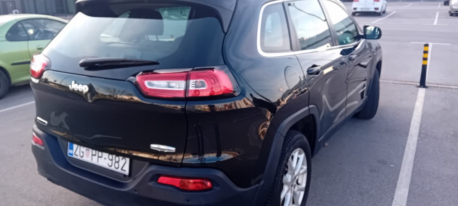 JEEP CHEROKEE 2.0 CRDI 2015g.SAMO*85000KM*IZUZETNO SAČUVAN I U ODL.ST, fotografija 6