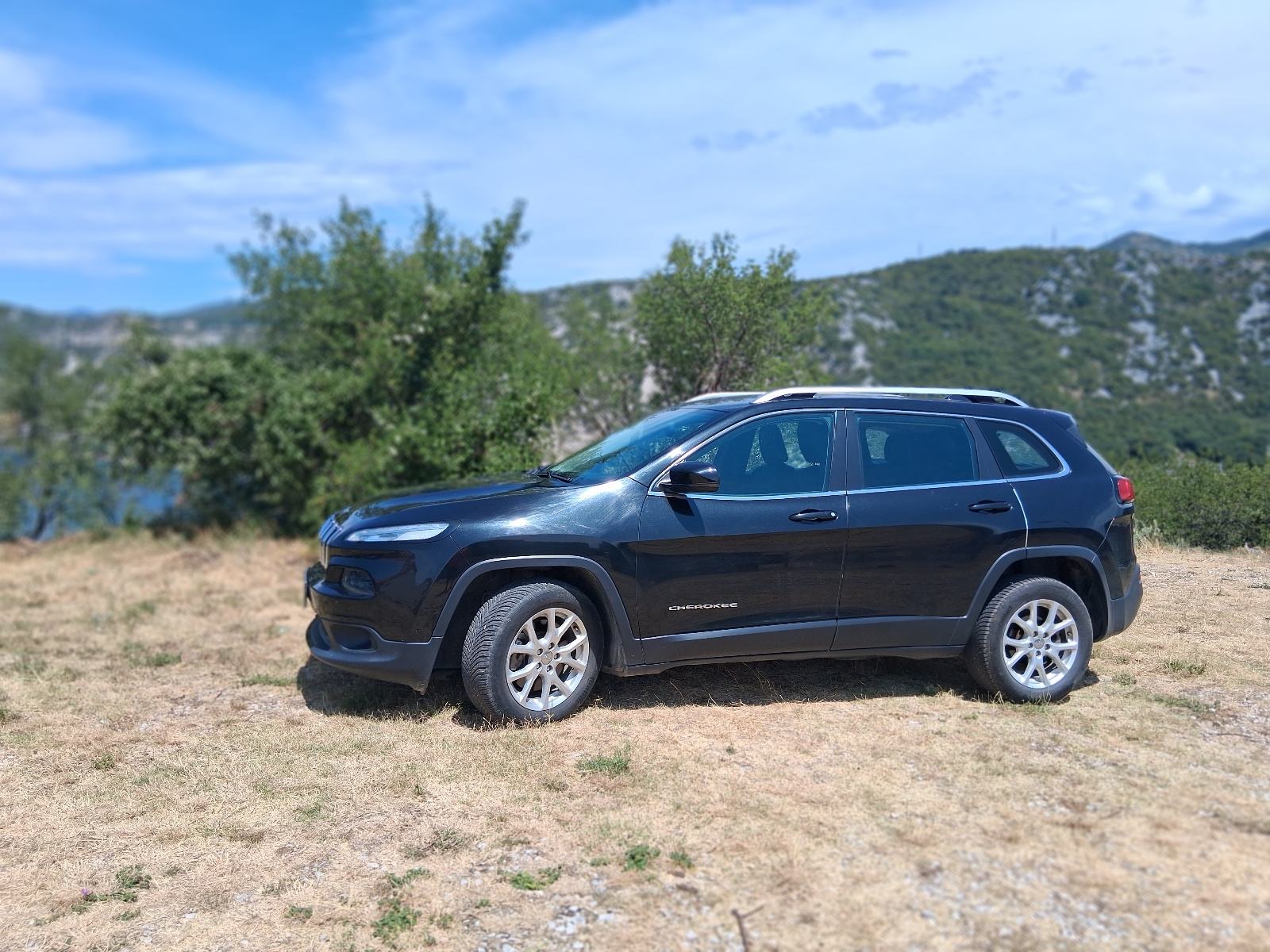 JEEP CHEROKEE 2.0 CRDI 2015g.SAMO*85000KM*IZUZETNO SAČUVAN I U ODL.ST, fotografija 14
