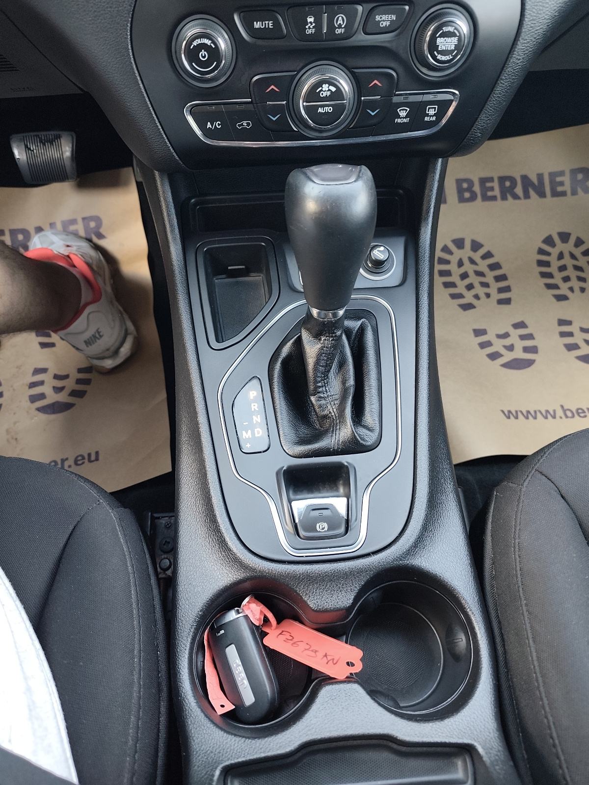 Jeep Cherokee 2,2 automatik, Longitude, Navi, kamera, jamstvo!!!, fotografija 17