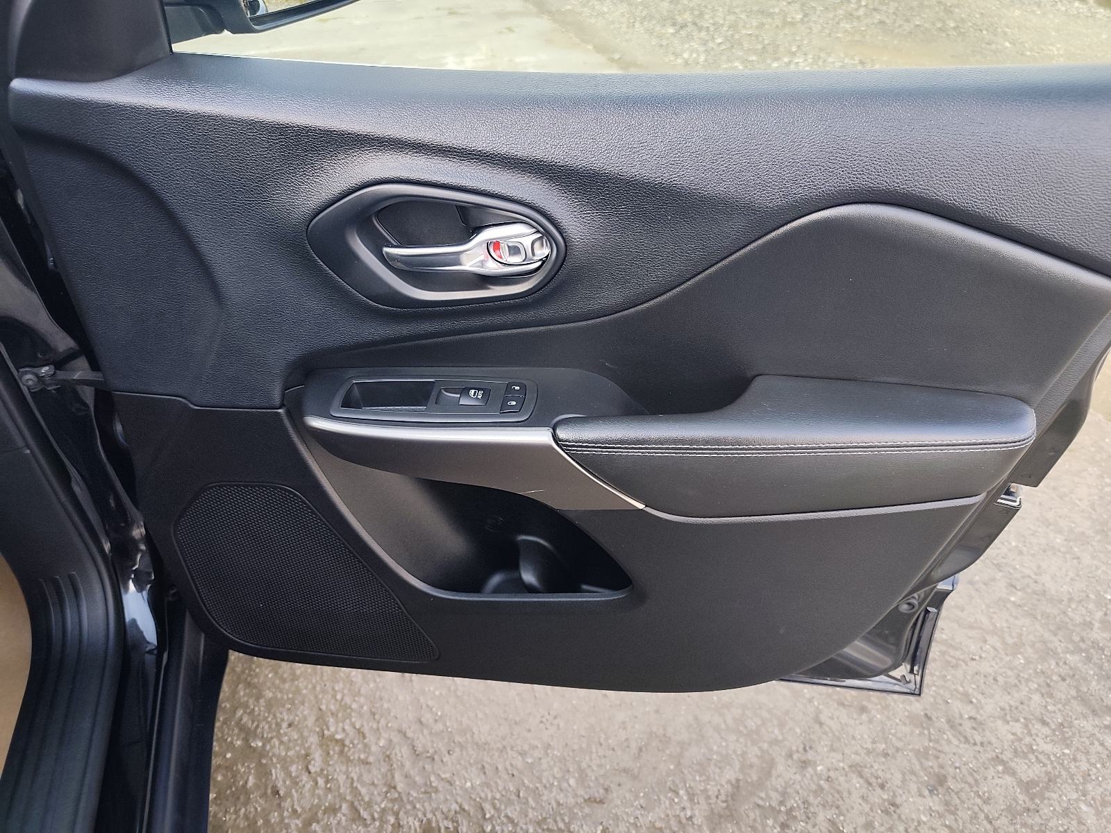 Jeep Cherokee 2,2 automatik, Longitude, Navi, kamera, jamstvo!!!, fotografija 19