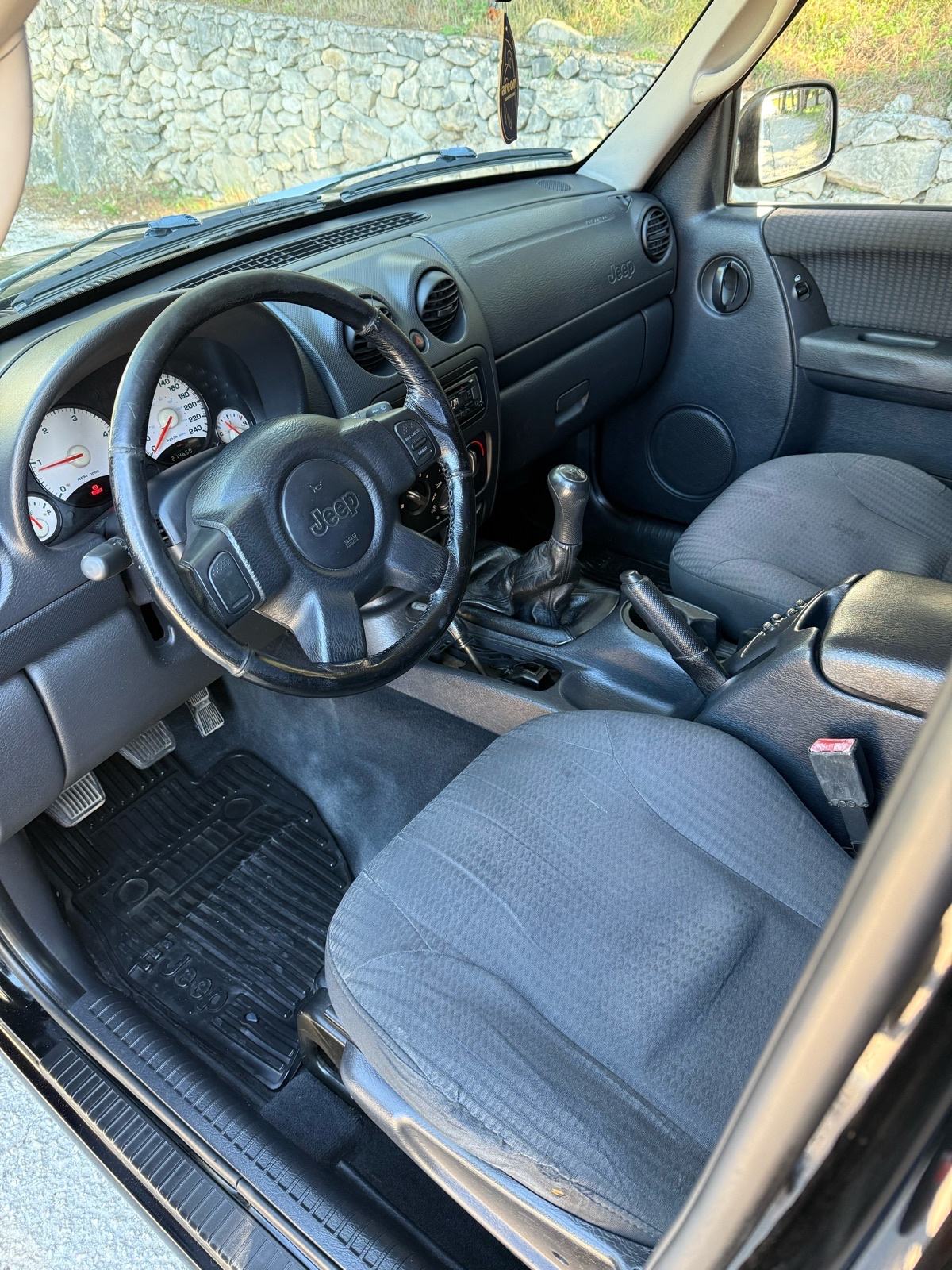 Jeep Cherokee 2,5 CRD Sport - 4x4 - 215 000km - 2003.god, fotografija 6