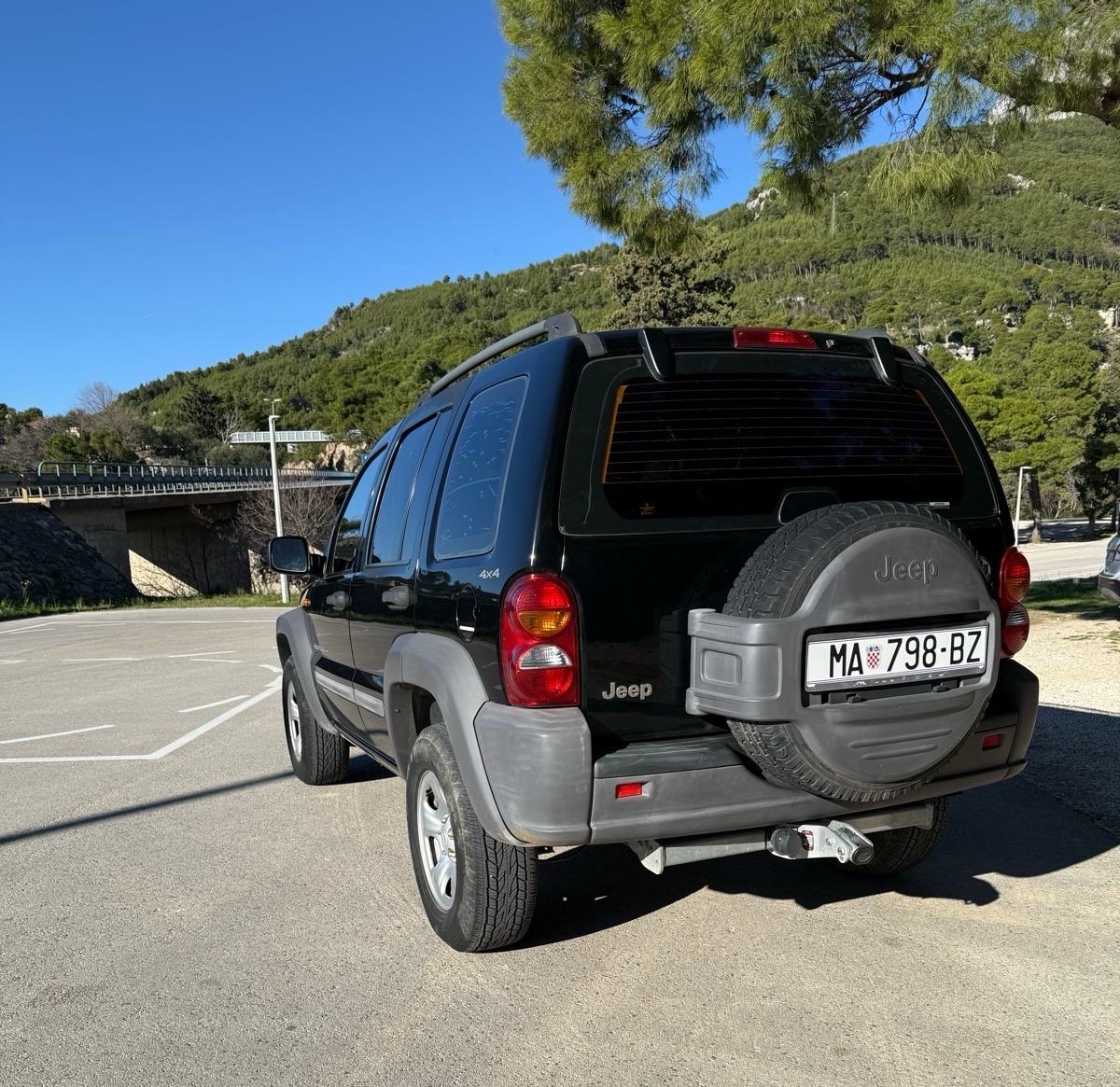Jeep Cherokee 2,5 CRD Sport - 4x4 - 215 000km - 2003.god, fotografija 2