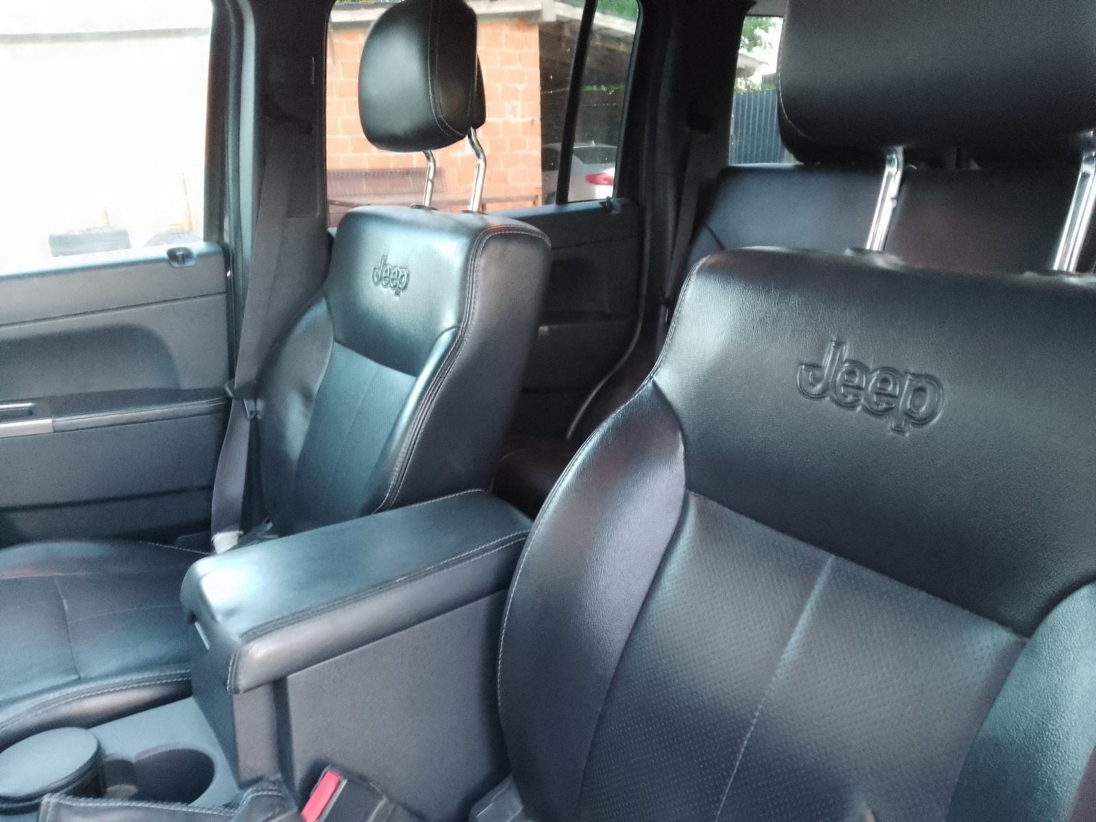 Jeep Cherokee 2,8 CRD limited automatik, fotografija 8