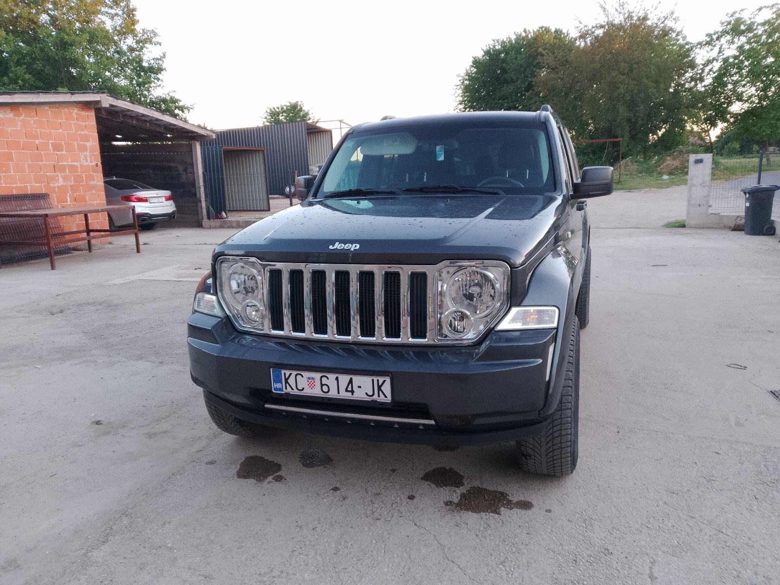 Jeep Cherokee 2,8 CRD limited automatik, fotografija 10