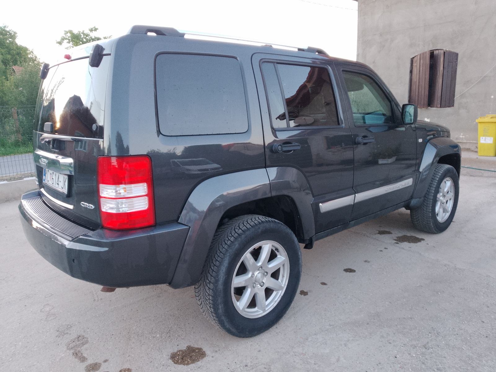 Jeep Cherokee 2,8 CRD limited automatik, fotografija 14