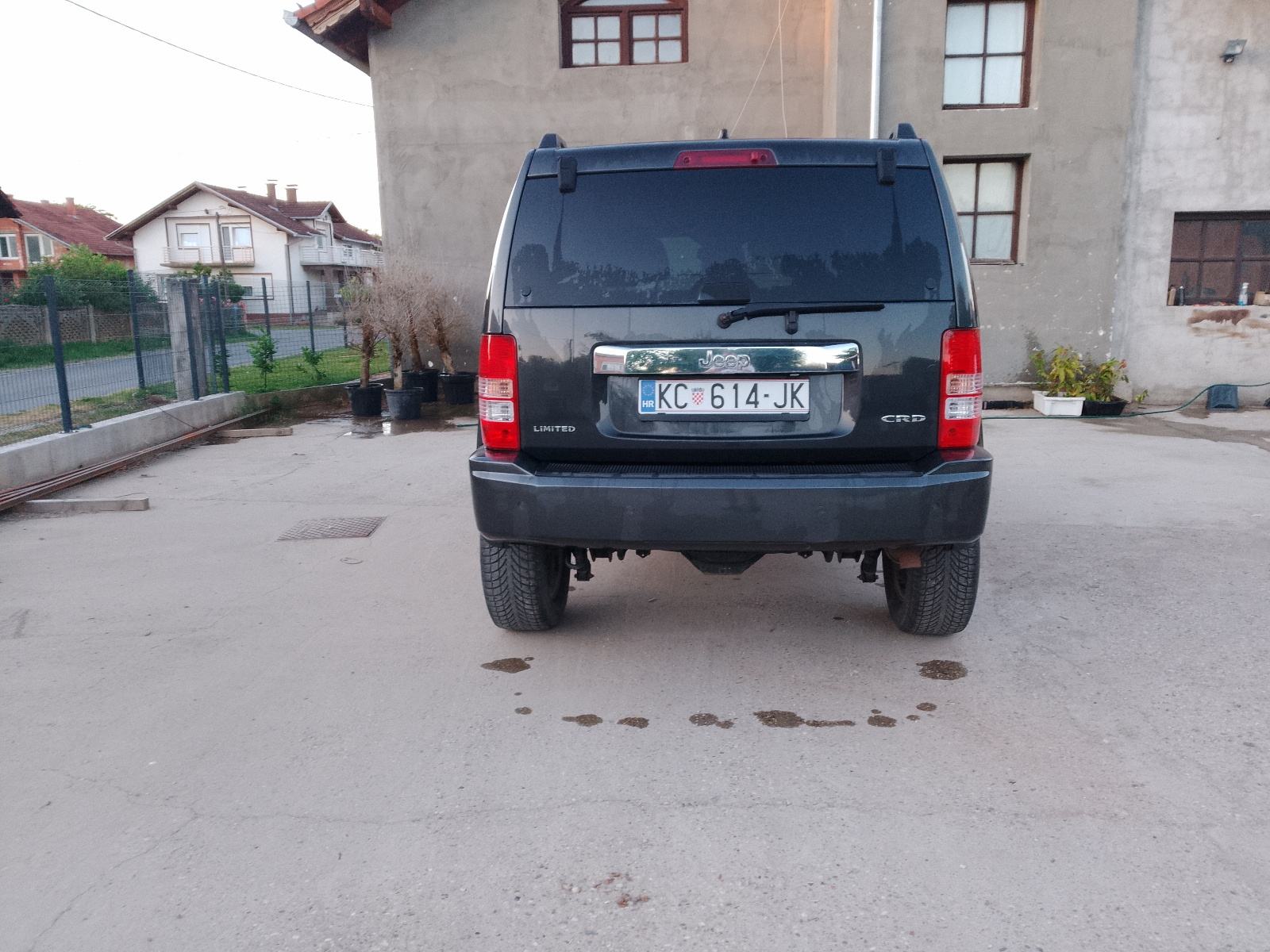 Jeep Cherokee 2,8 CRD limited automatik, fotografija 15