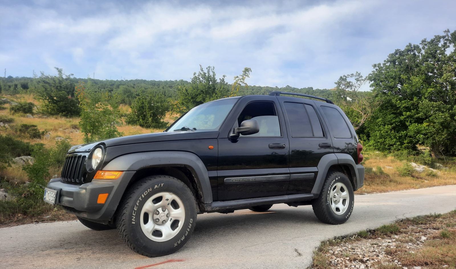 Jeep Cherokee 2,8 Sport CRD, fotografija 2