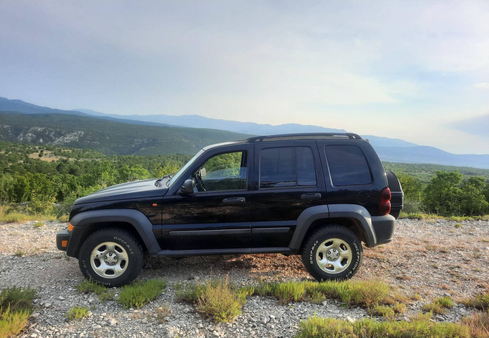 Jeep Cherokee 2,8 Sport CRD, fotografija 4