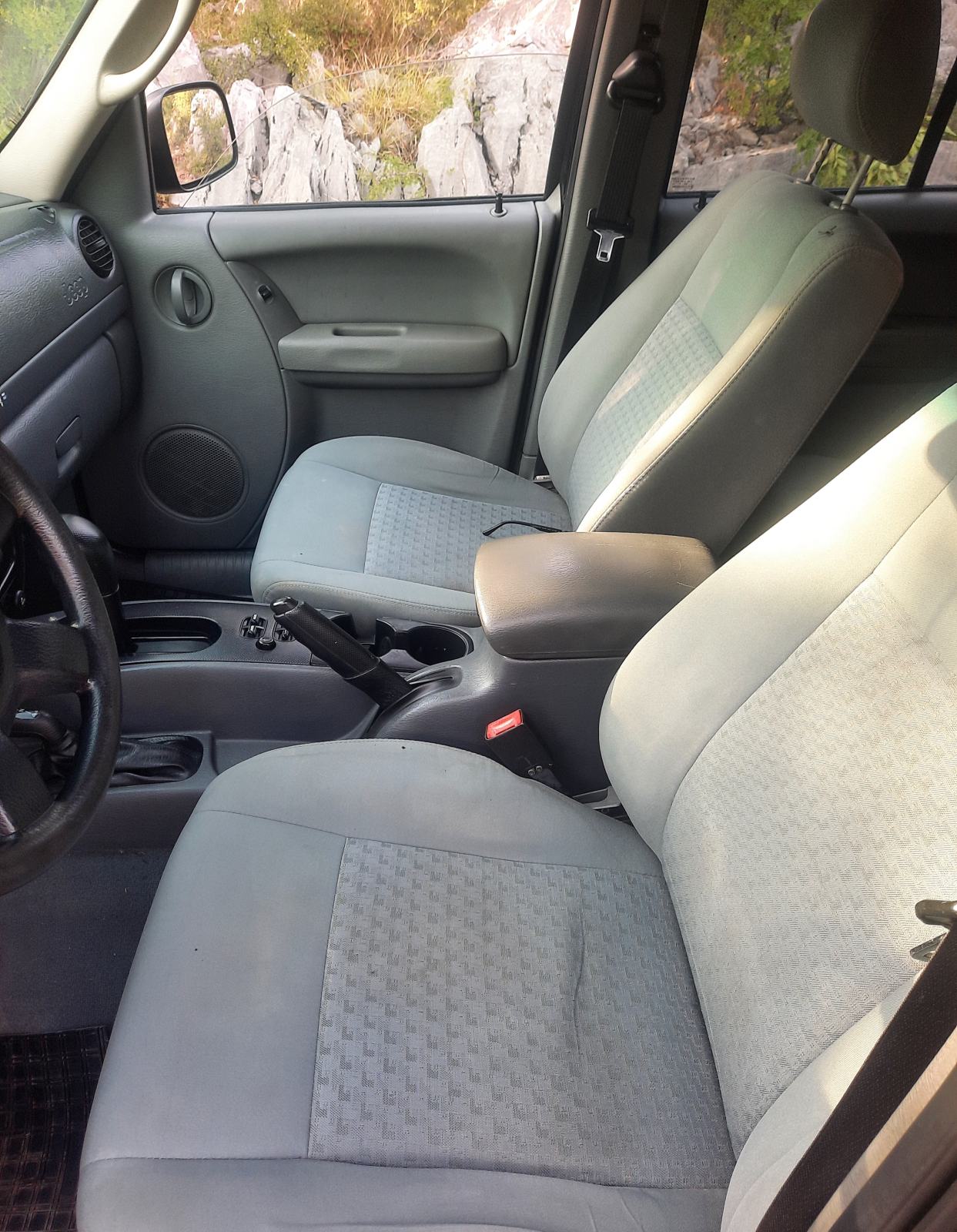 Jeep Cherokee 2,8 Sport CRD, fotografija 9