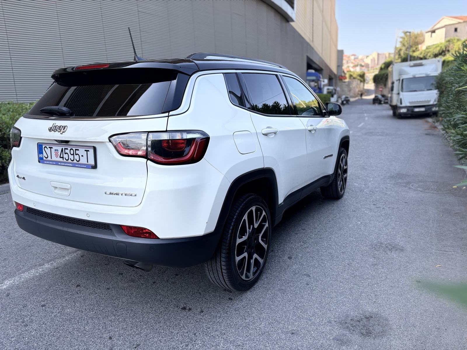 Jeep Compass 2,0 dizel 140KS 4x4, LIMITED (SERVISNA+JAMSTVO), fotografija 5