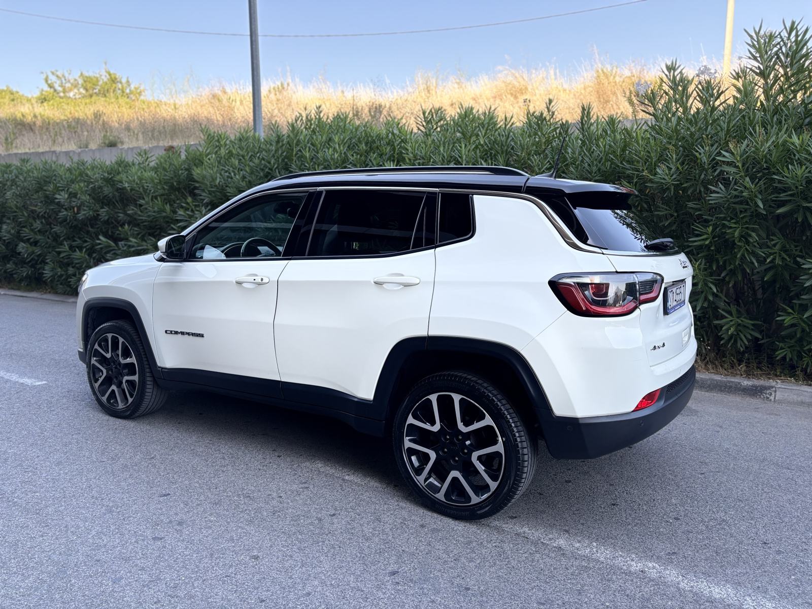 Jeep Compass 2,0 dizel 140KS 4x4, LIMITED (SERVISNA+JAMSTVO), fotografija 3