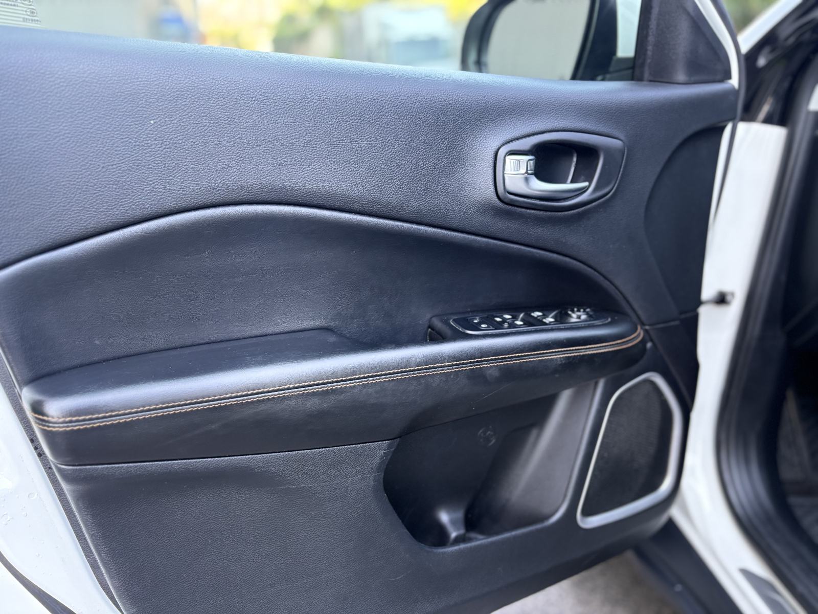 Jeep Compass 2,0 dizel 140KS 4x4, LIMITED (SERVISNA+JAMSTVO), fotografija 11