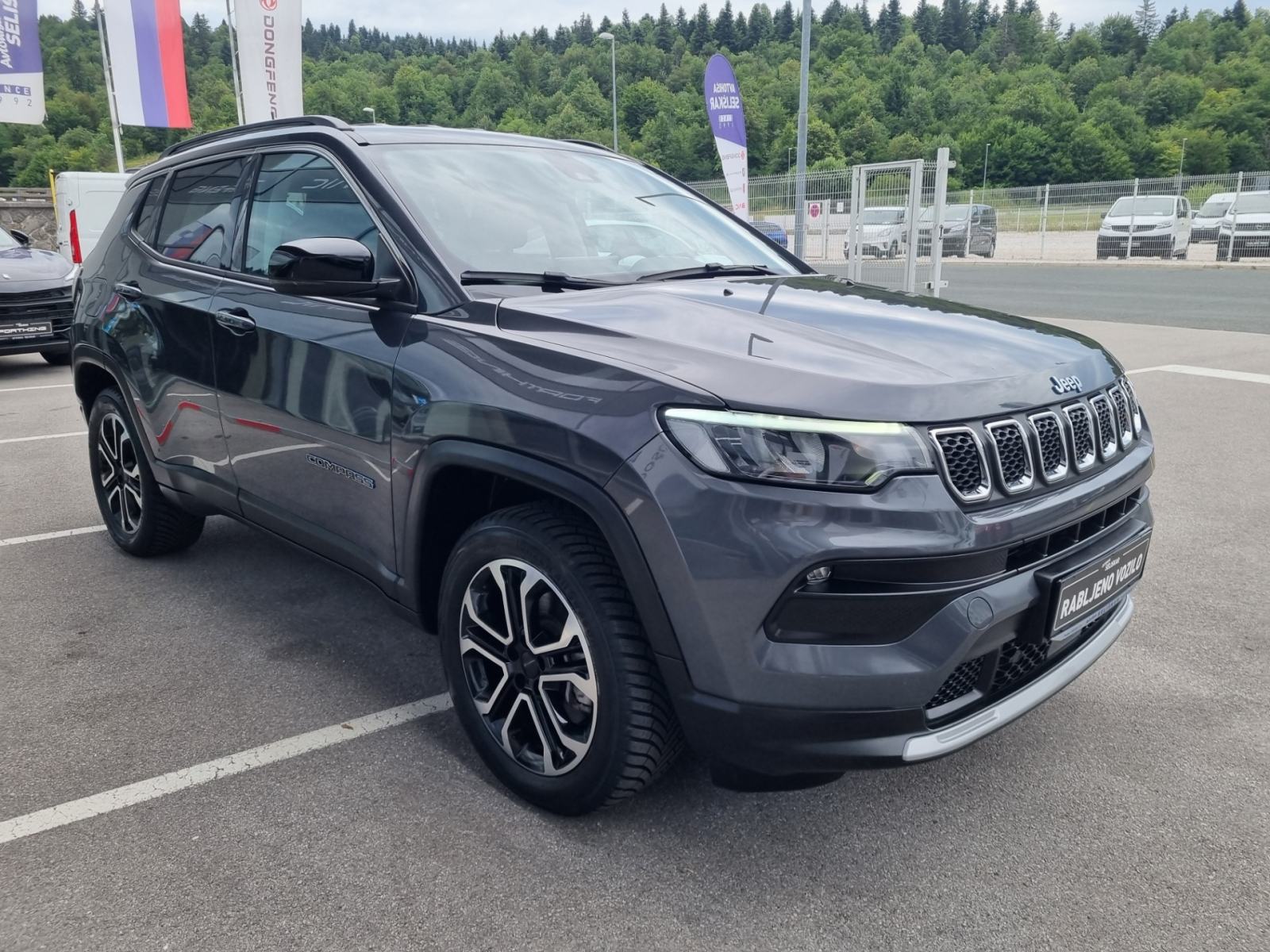 Jeep Compass 4xe eAWD 1.3 PHEV Limited Avtomatik - ODLIČEN, fotografija 3