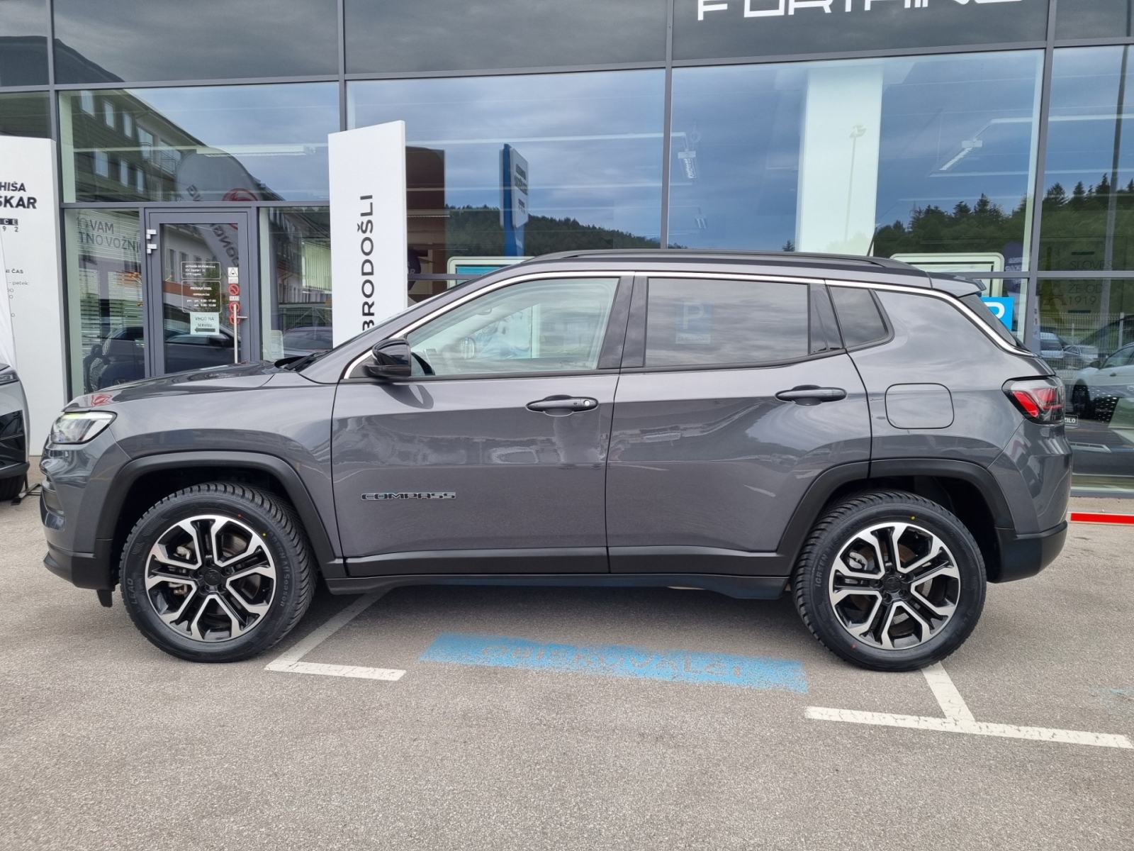 Jeep Compass 4xe eAWD 1.3 PHEV Limited Avtomatik - ODLIČEN, fotografija 4