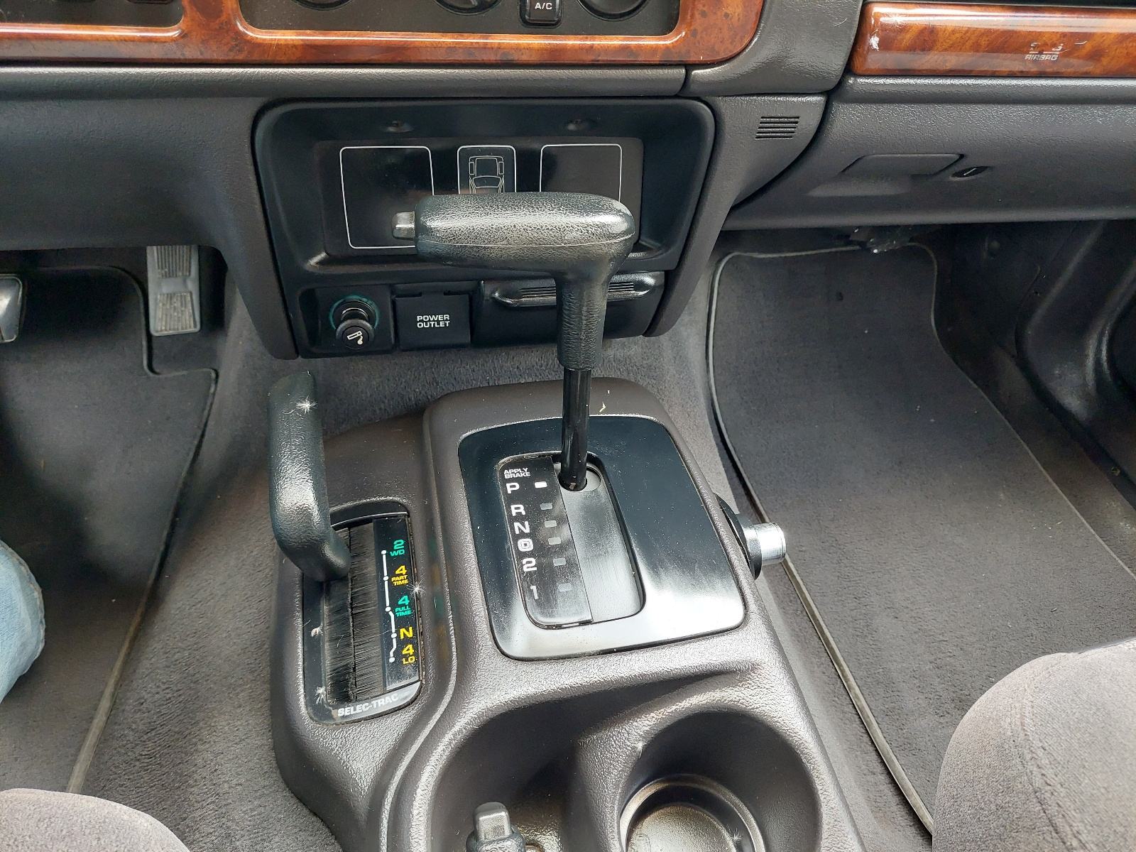 Jeep Grand Cherokee 4,0 **PLIN-ATESTIRAN** ISPIS KILOMETARA **, fotografija 10