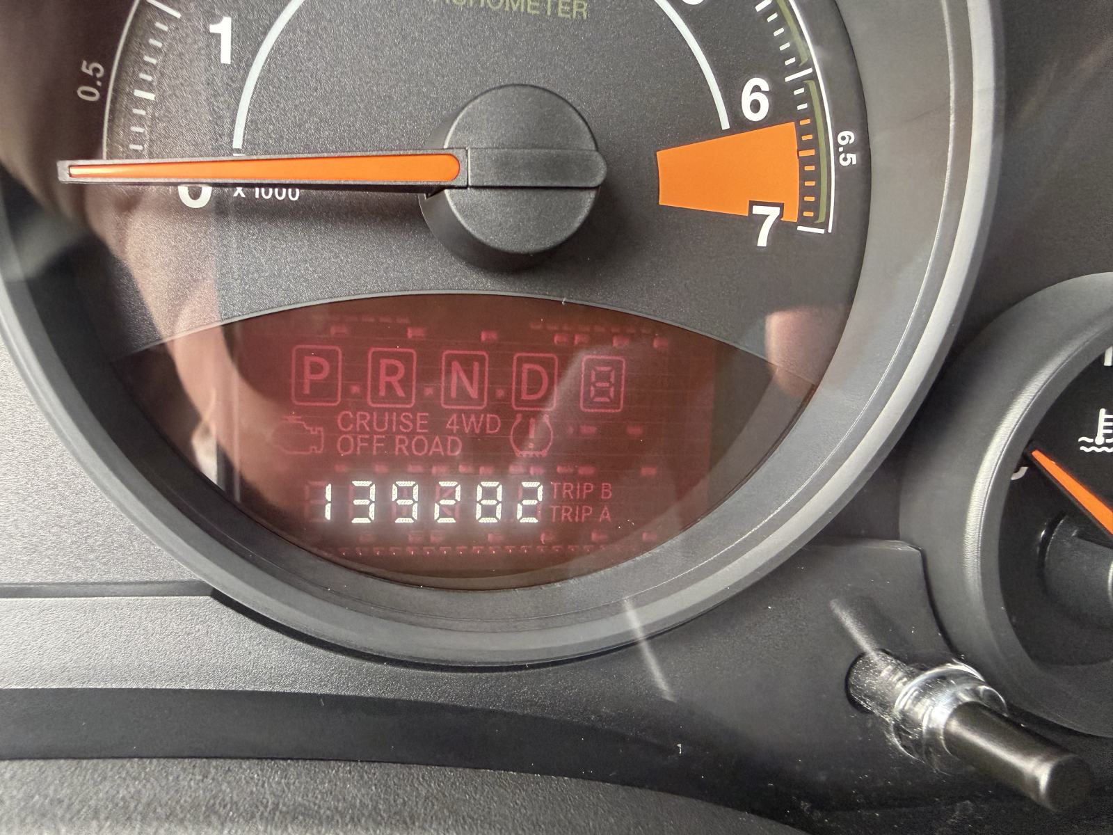 Jeep Patriot 2.0 i , 1.VLASNIK ! 139000 KM ! REG.07/2027 ! KARTICE !, fotografija 13