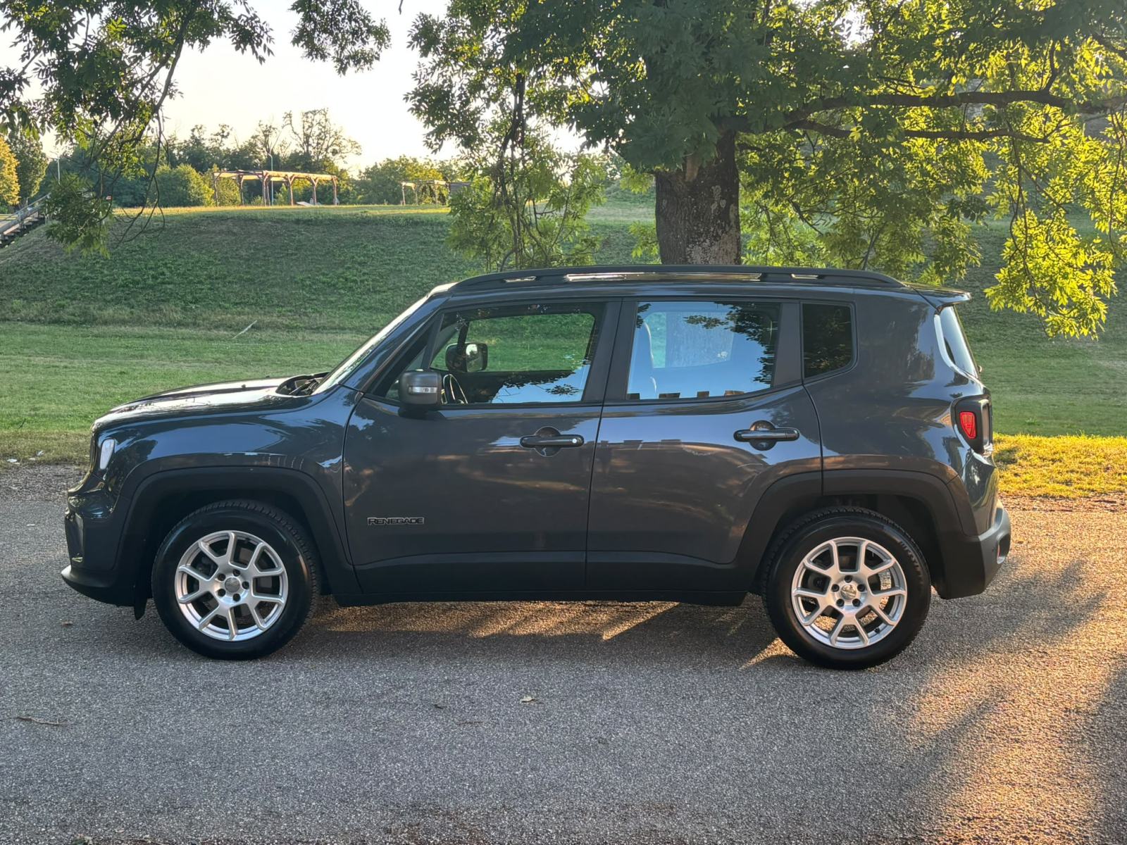 Jeep Renegade 1.3 DDTC Automatik, 21000tkm, pogled izvana - slika 5