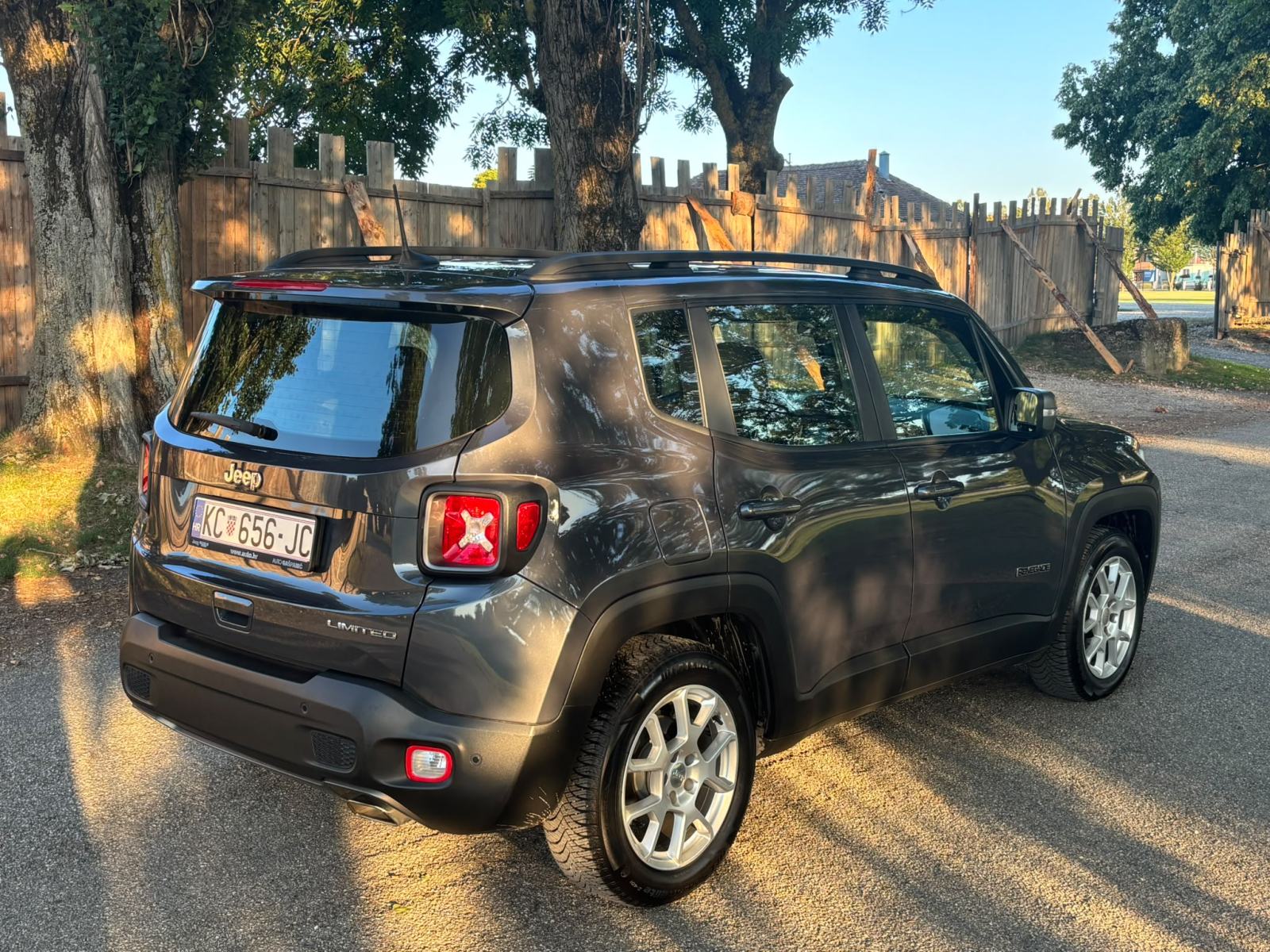 Jeep Renegade 1.3 DDTC Automatik, 21000tkm, pogled izvana - slika 4