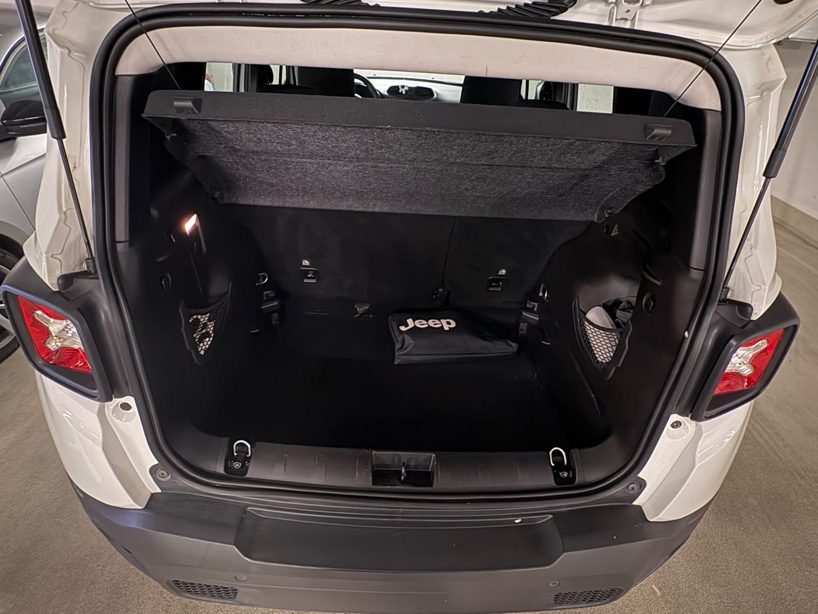 Jeep Renegade 1,3 automatik 132 kw 4x4 1 vlasnik Hr auto, fotografija 3
