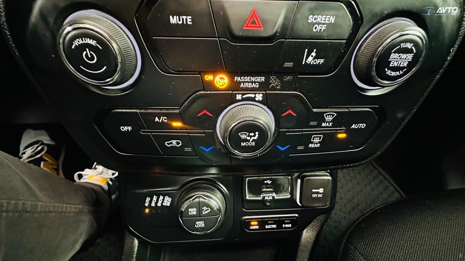 Jeep Renegade 1.3T-GDI 4xe PLUG-IN.NEMAČKI+4ALU.4X4.NAVI.ACC.TOP.PANOR, fotografija 15