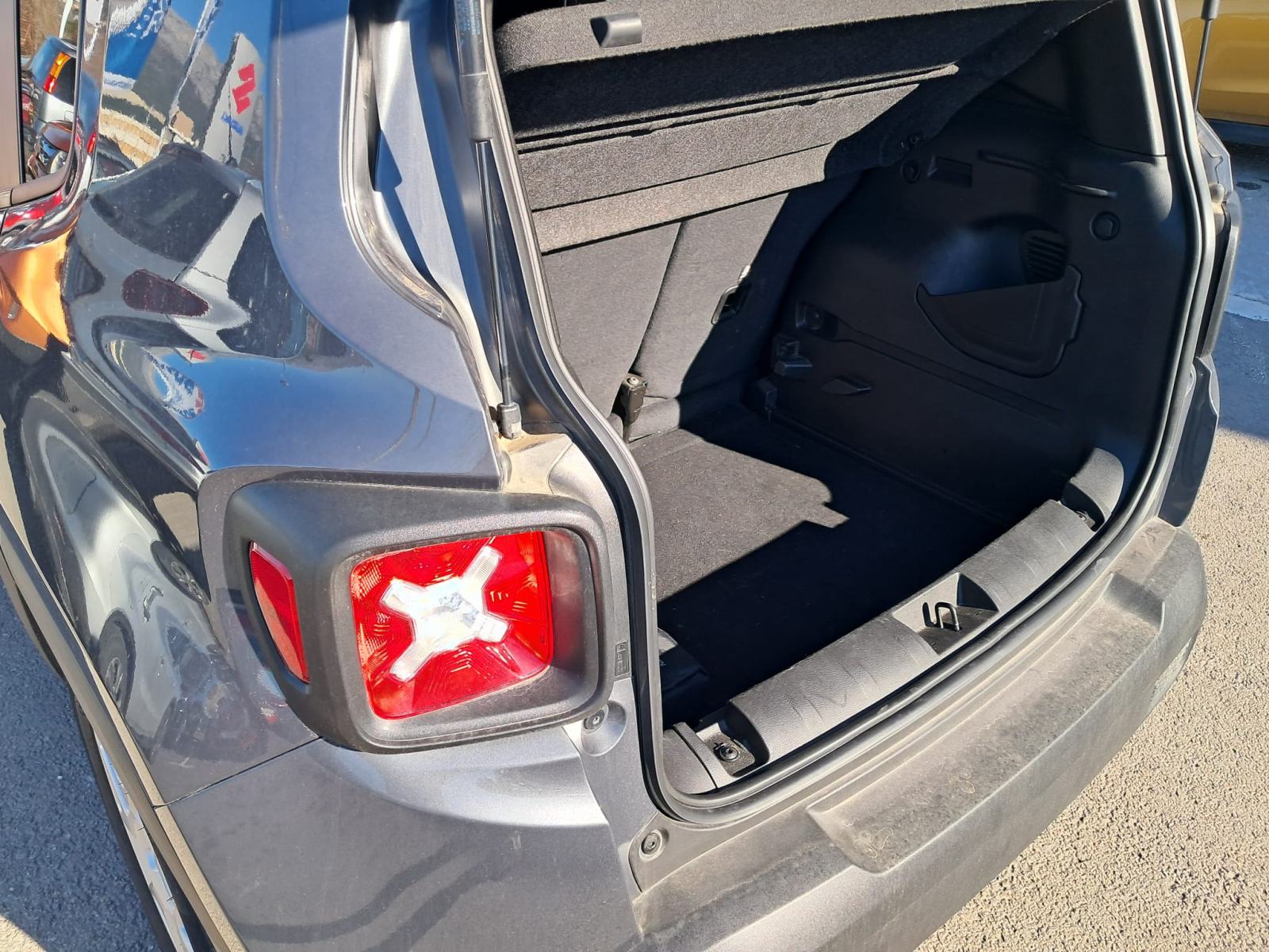 Jeep Renegade 1.5 DCT Limited 2023., fotografija 6