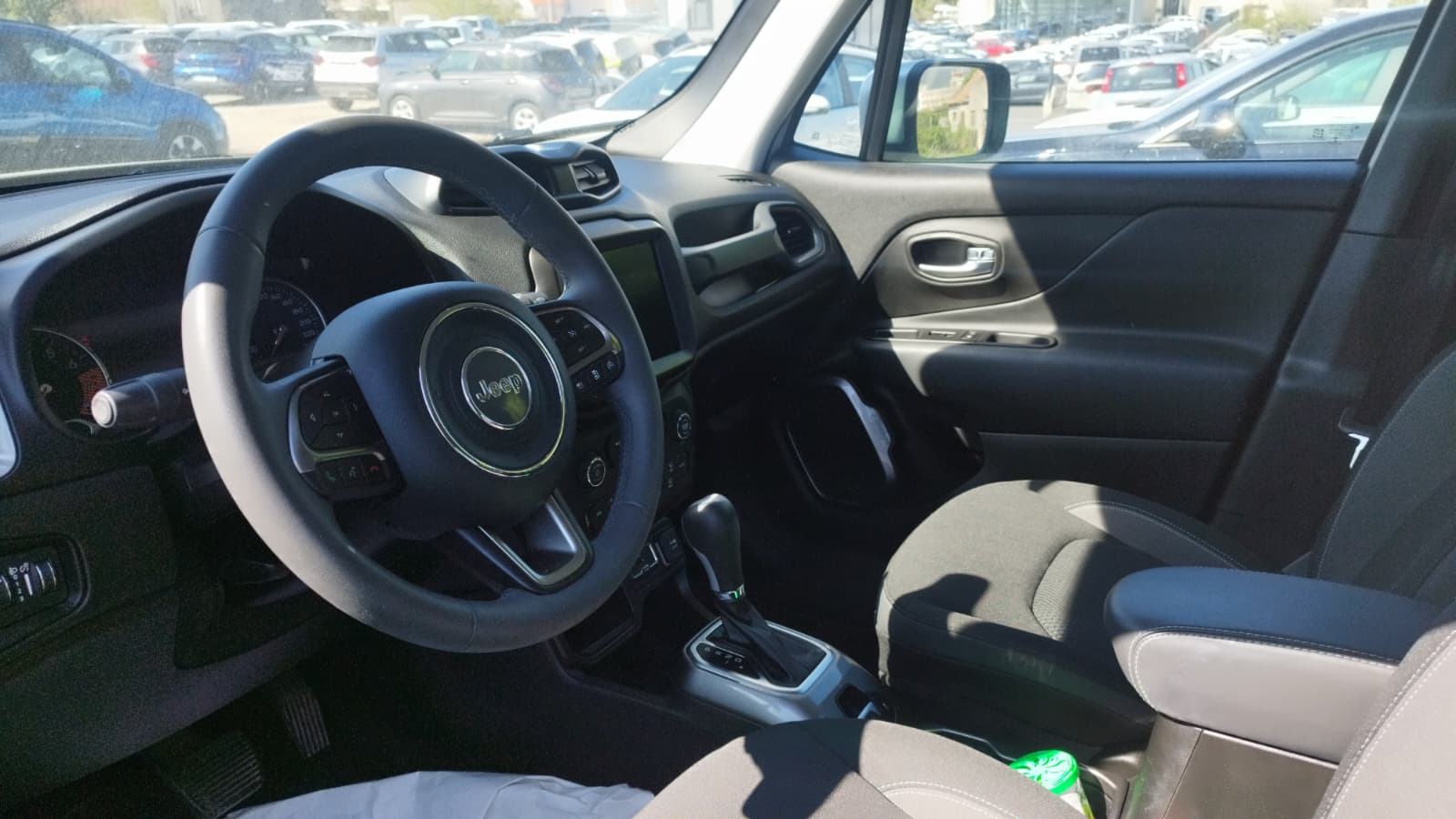Jeep Renegade 1.5 GSE HYBRID AUTOMATIK (091 192 9399), fotografija 9
