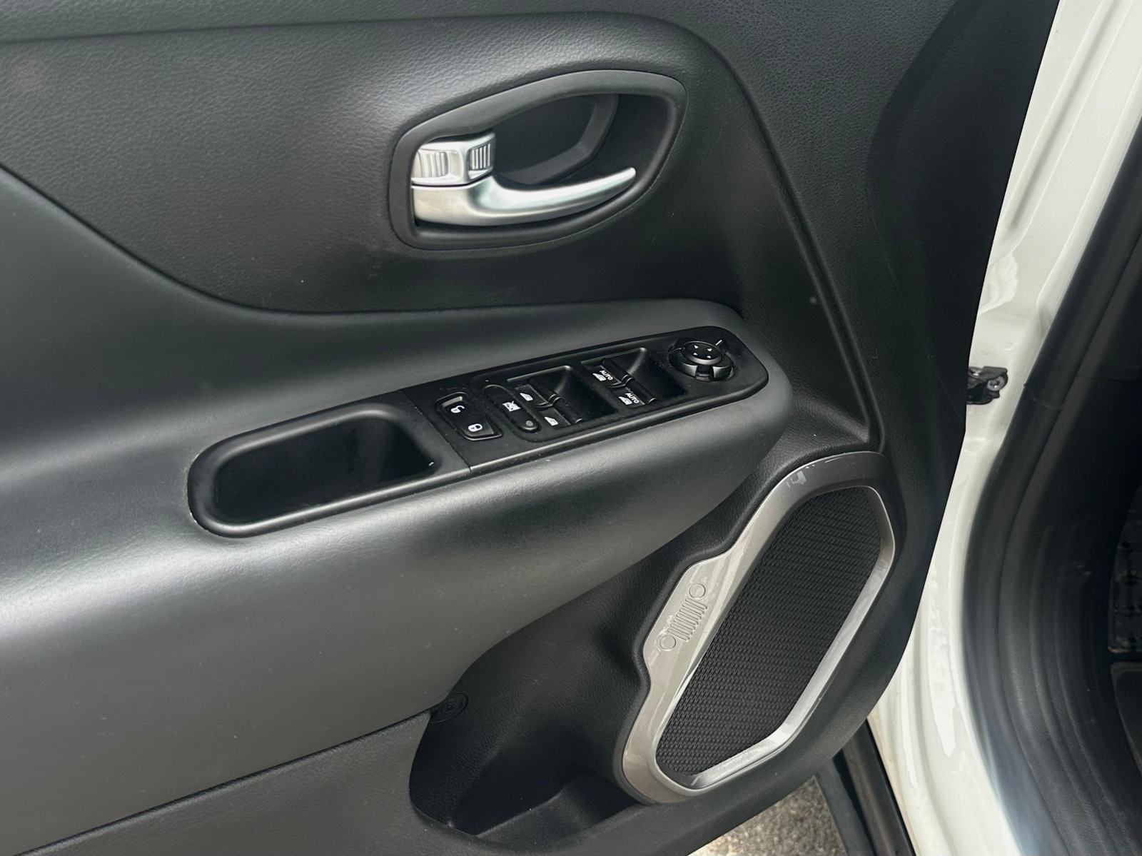 Jeep Renegade 1.5 GSE HYBRID, fotografija 14