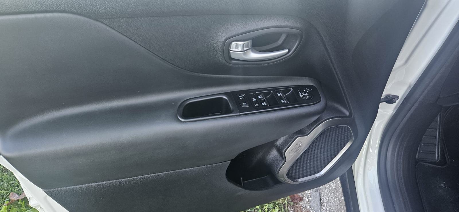 Jeep Renegade 1.5 MHEV Limited Automatik, 2023., 29.100 km, fotografija 2