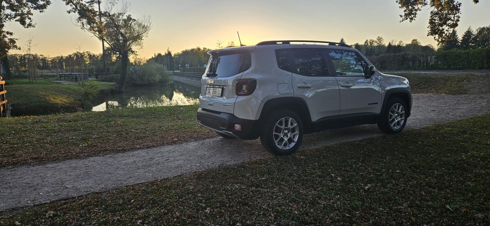 Jeep Renegade 1.5 MHEV Limited Automatik, 2023., 29.100 km, fotografija 9