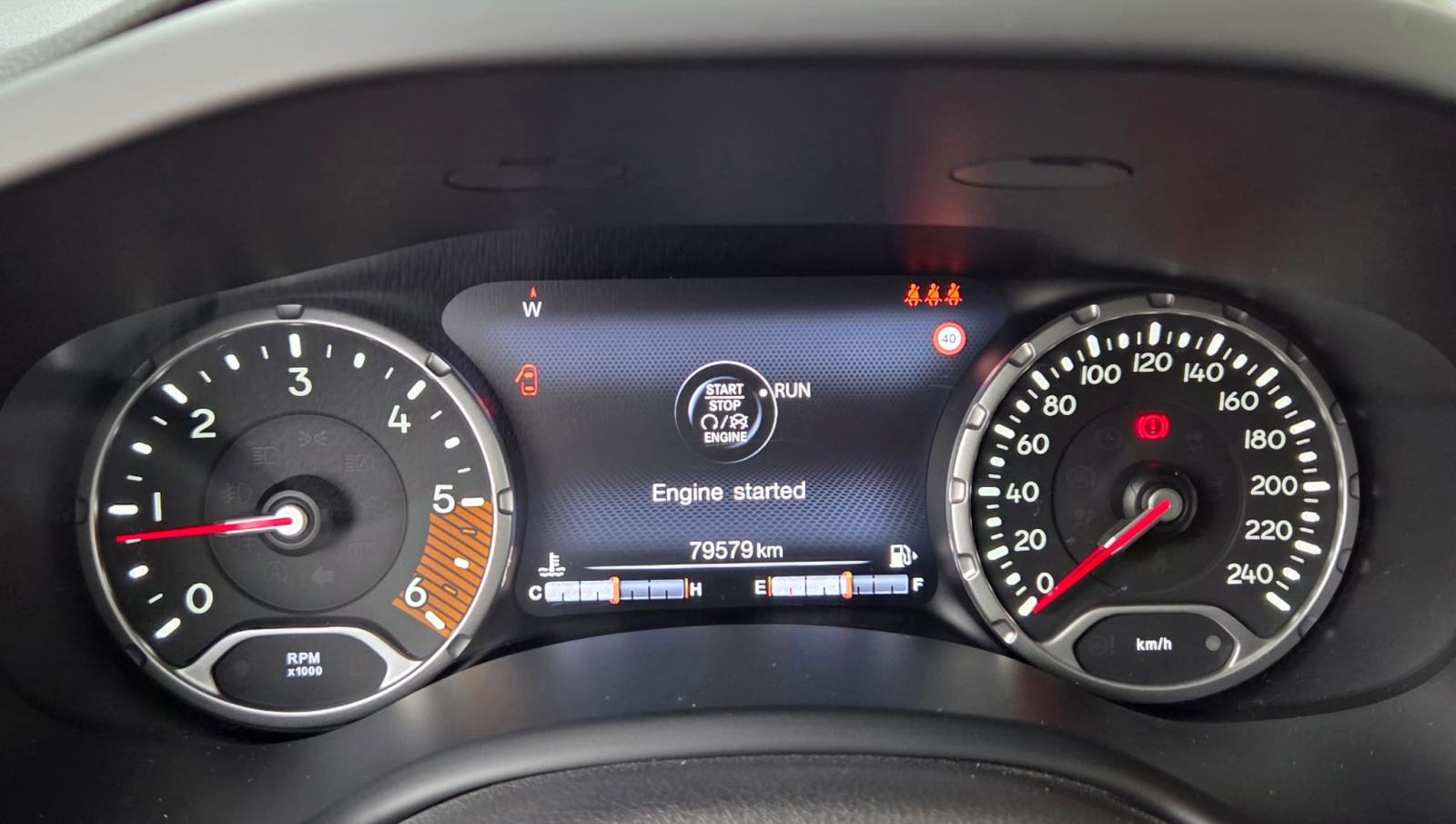 Jeep Renegade 1,6 MultiJet "1.Vlasnik" Nije uvoz" 79.500 km", fotografija 16