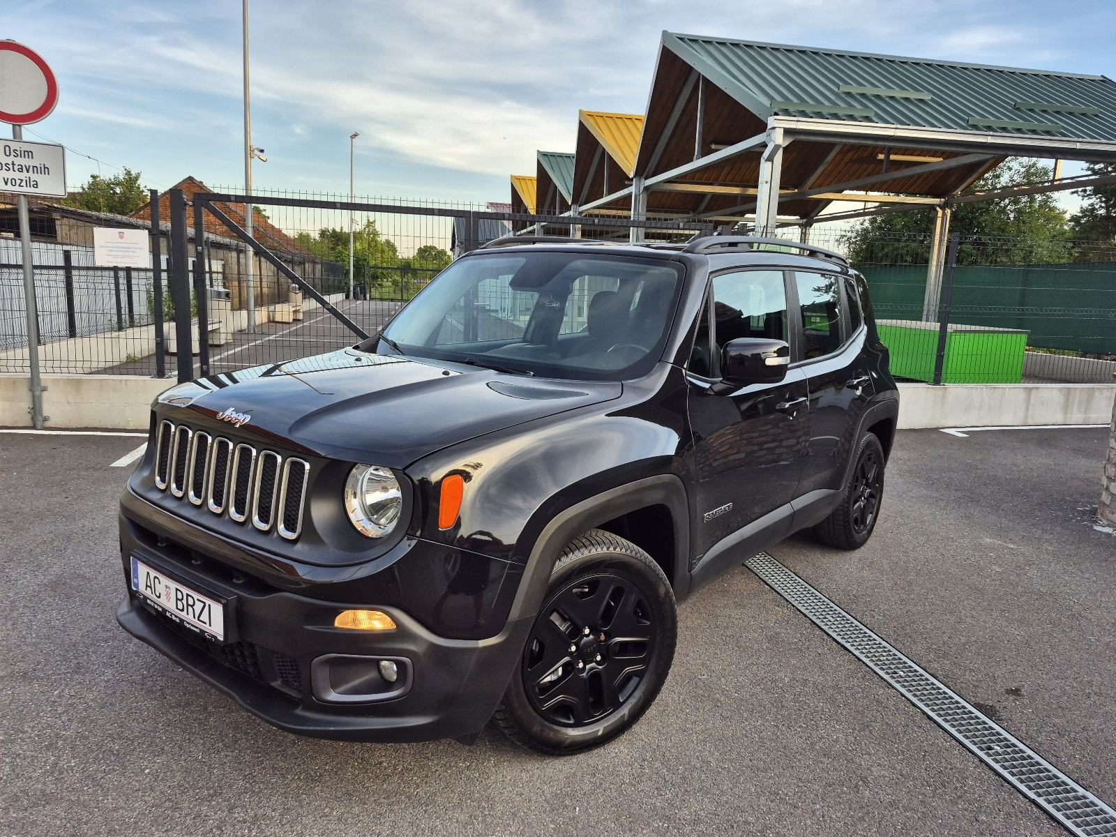 Jeep Renegade 1,6 MultiJet *104 000km*,Klima,senzori, kuka,Keyless,alu, fotografija 1