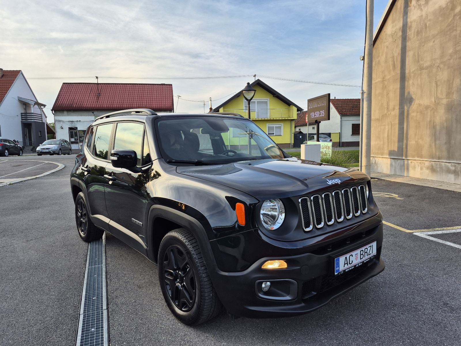 Jeep Renegade 1,6 MultiJet *104 000km*,Klima,senzori, kuka,Keyless,alu, fotografija 19